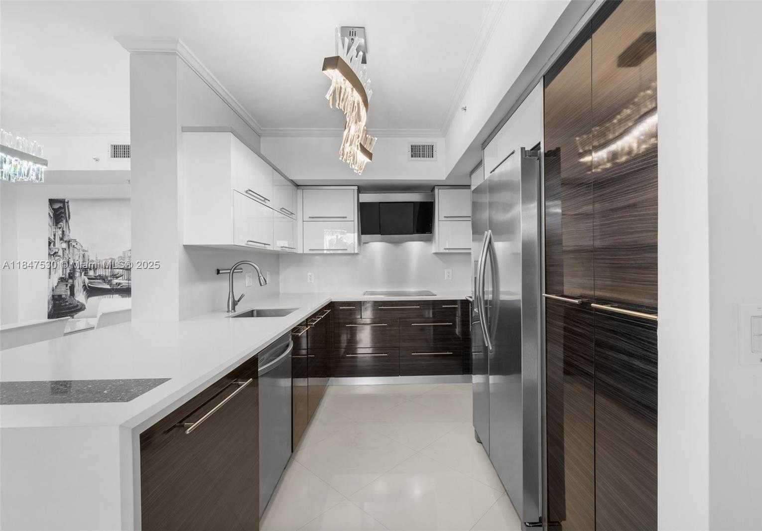 Small Image of 17100 NORTH BAY RD #1404, Sunny Isles Beach Number 4