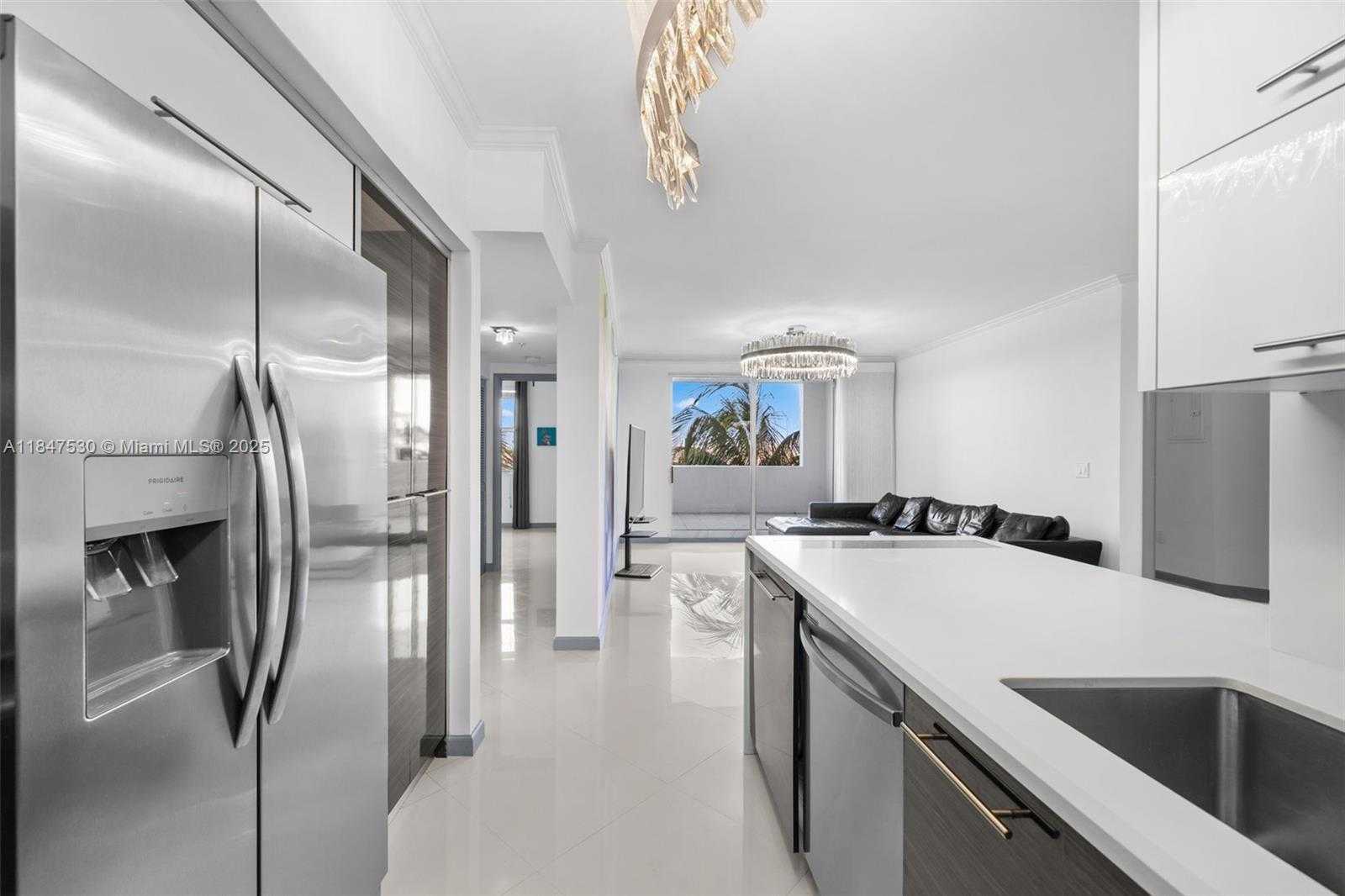 Small Image of 17100 NORTH BAY RD #1404, Sunny Isles Beach Number 5