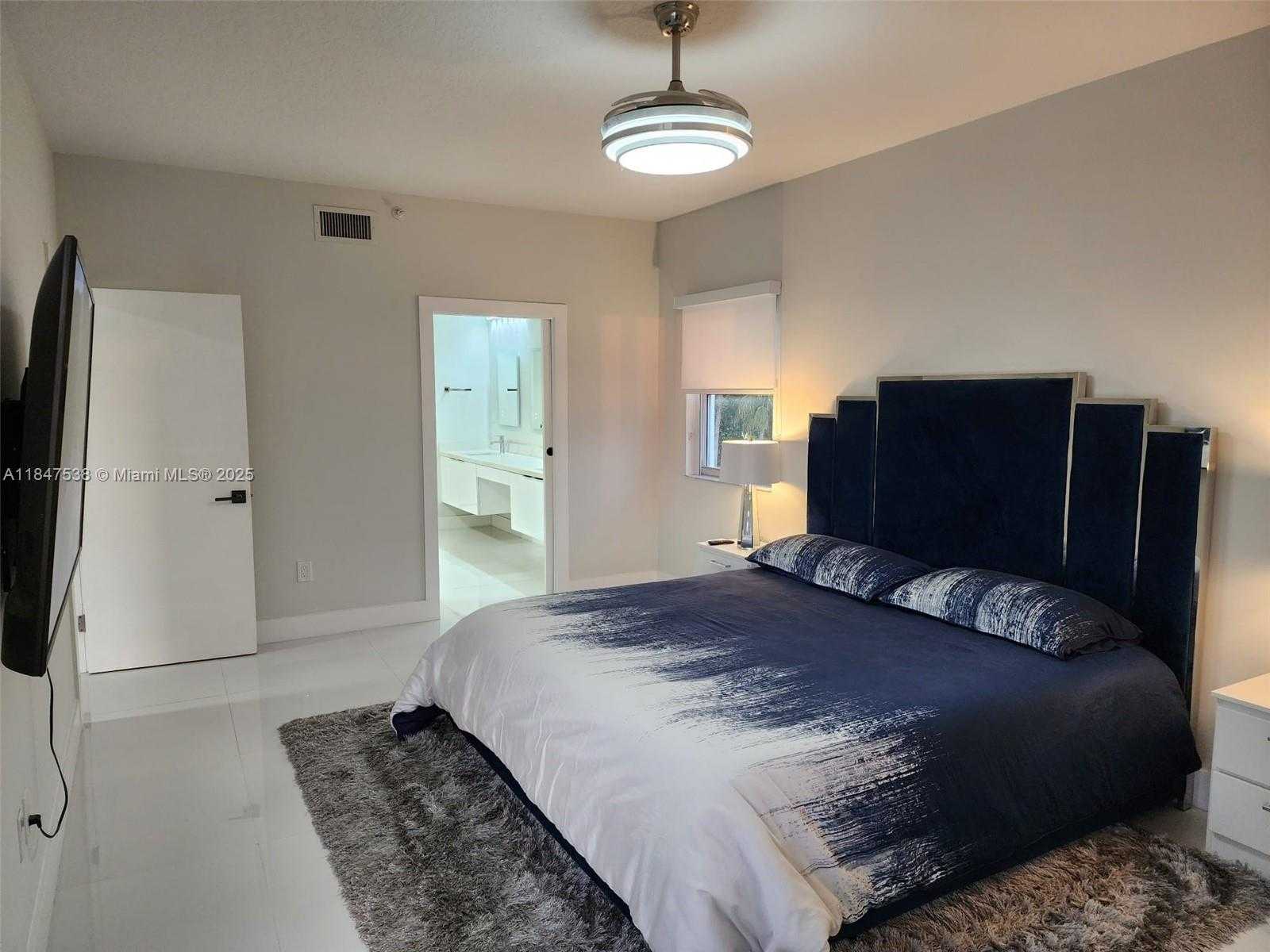 Small Image of 10730 NORTH WEST 66TH ST #401, Doral Number 16