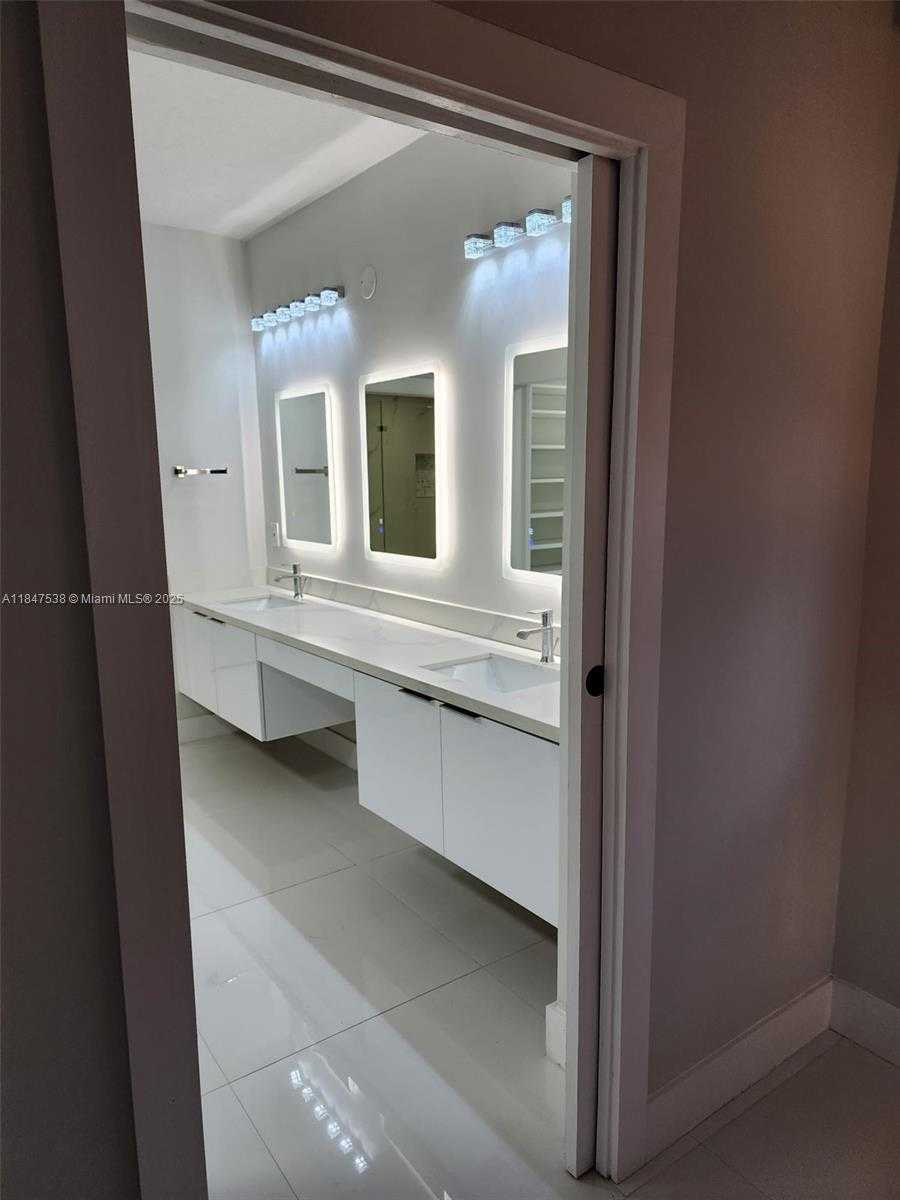 Small Image of 10730 NORTH WEST 66TH ST #401, Doral Number 17