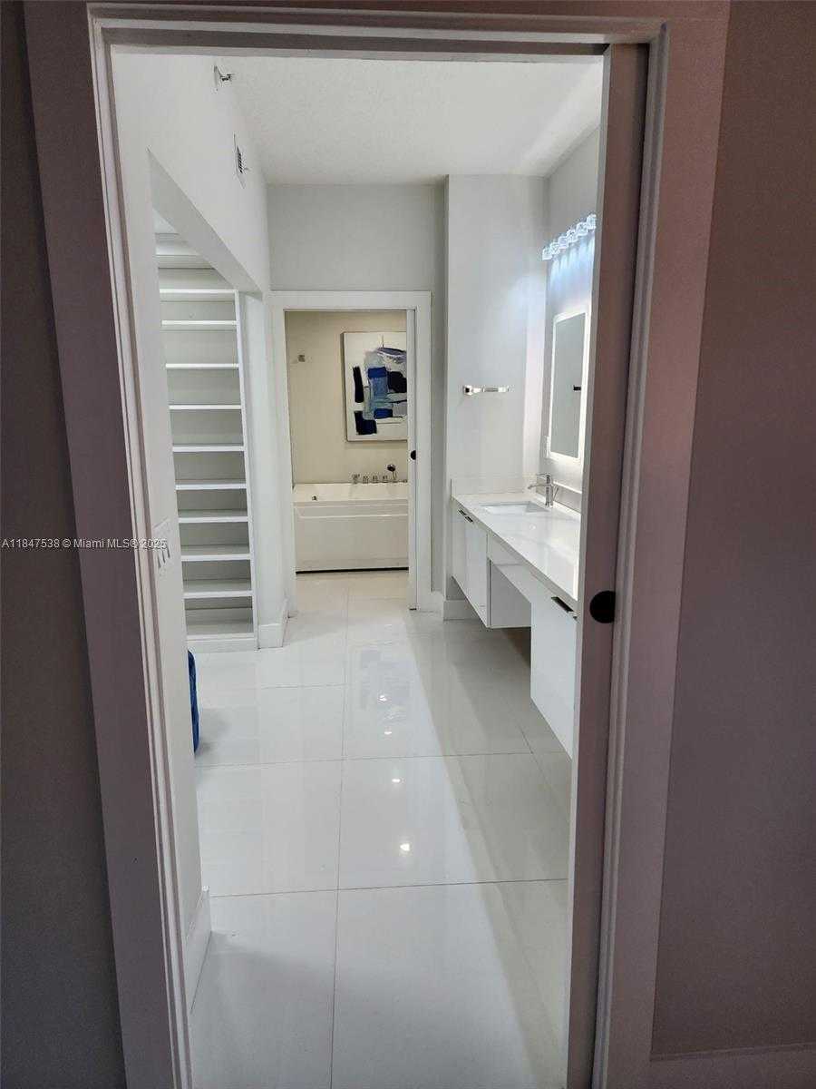 Small Image of 10730 NORTH WEST 66TH ST #401, Doral Number 18
