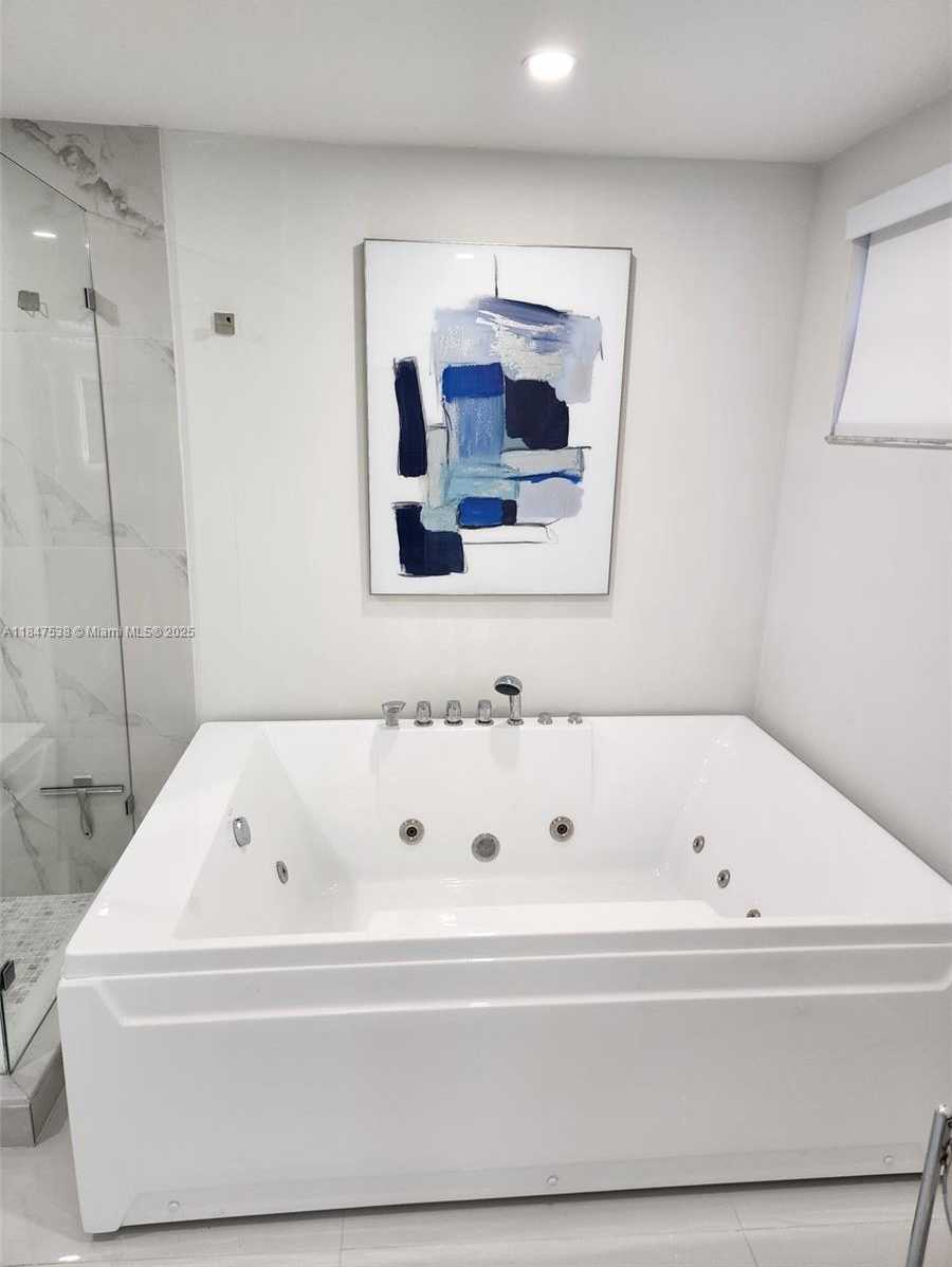 Small Image of 10730 NORTH WEST 66TH ST #401, Doral Number 25
