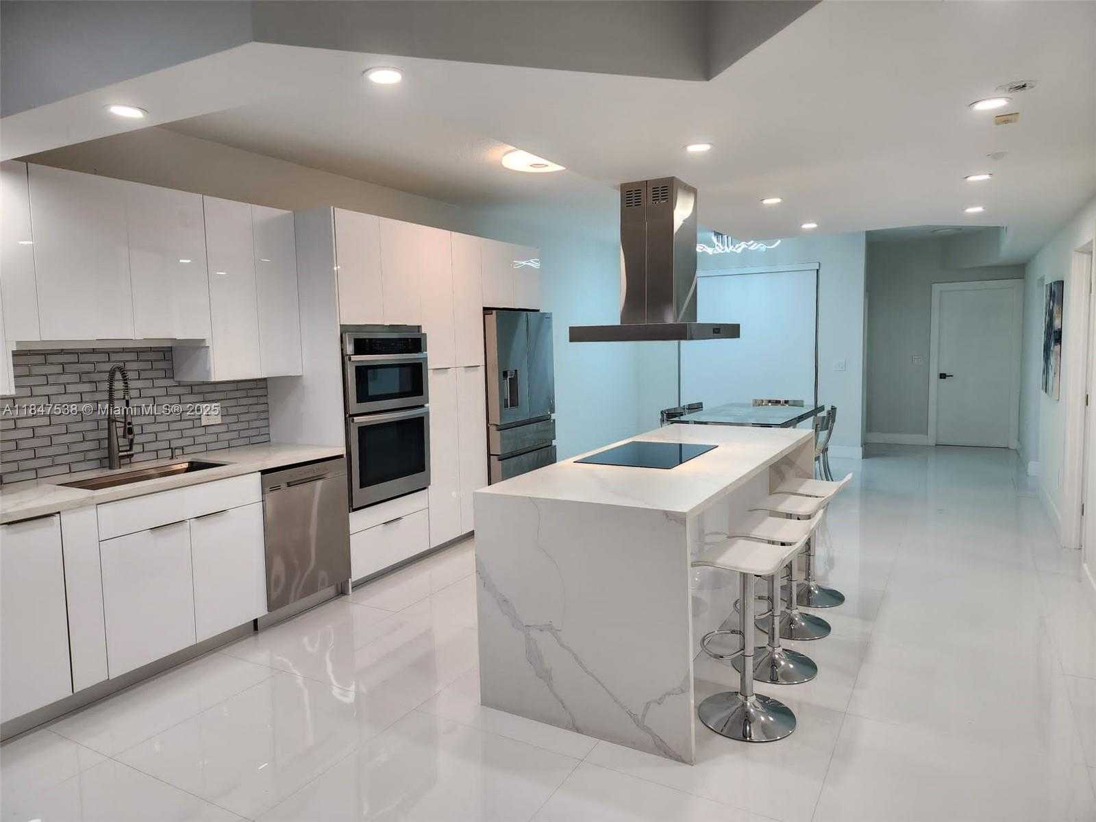 Small Image of 10730 NORTH WEST 66TH ST #401, Doral Number 4