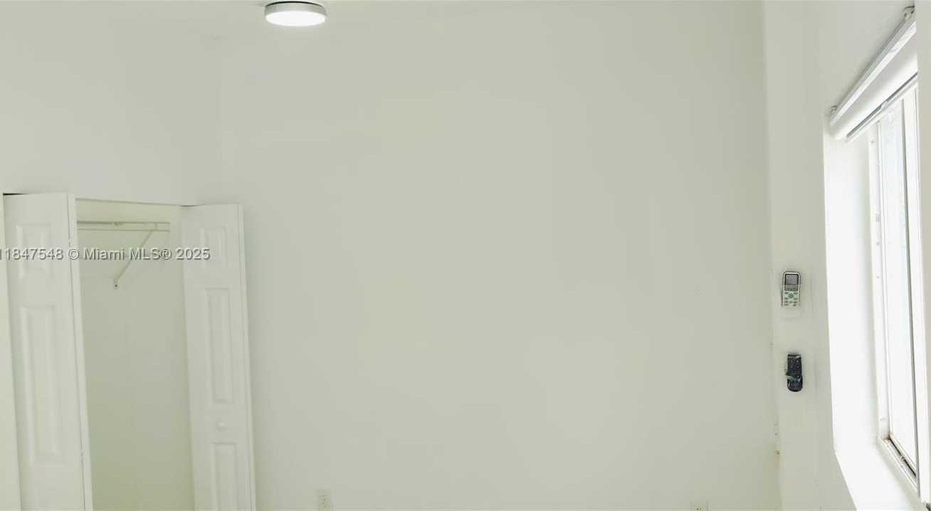 Small Image of 14552 SOUTH WEST 158TH CT #01, Miami Number 15