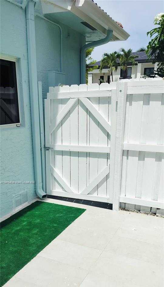 Small Image of 14552 SOUTH WEST 158TH CT #01, Miami Number 3
