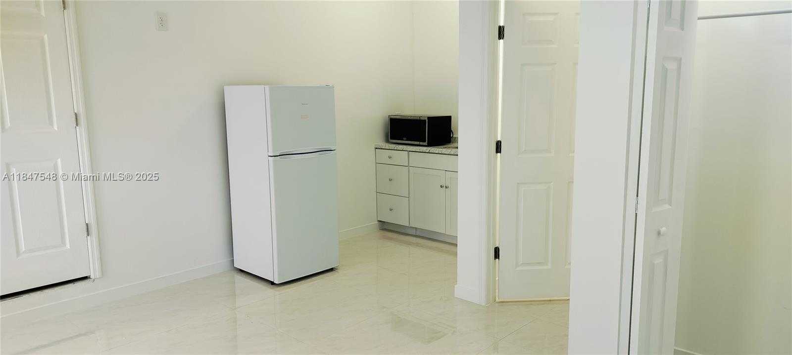 Small Image of 14552 SOUTH WEST 158TH CT #01, Miami Number 5