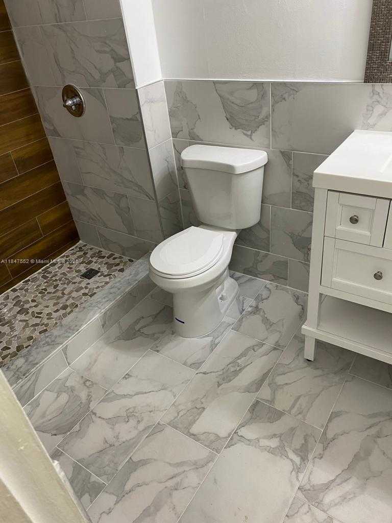 Small Image of 4450 NORTH WEST 79TH AVE #1C, Doral Number 3