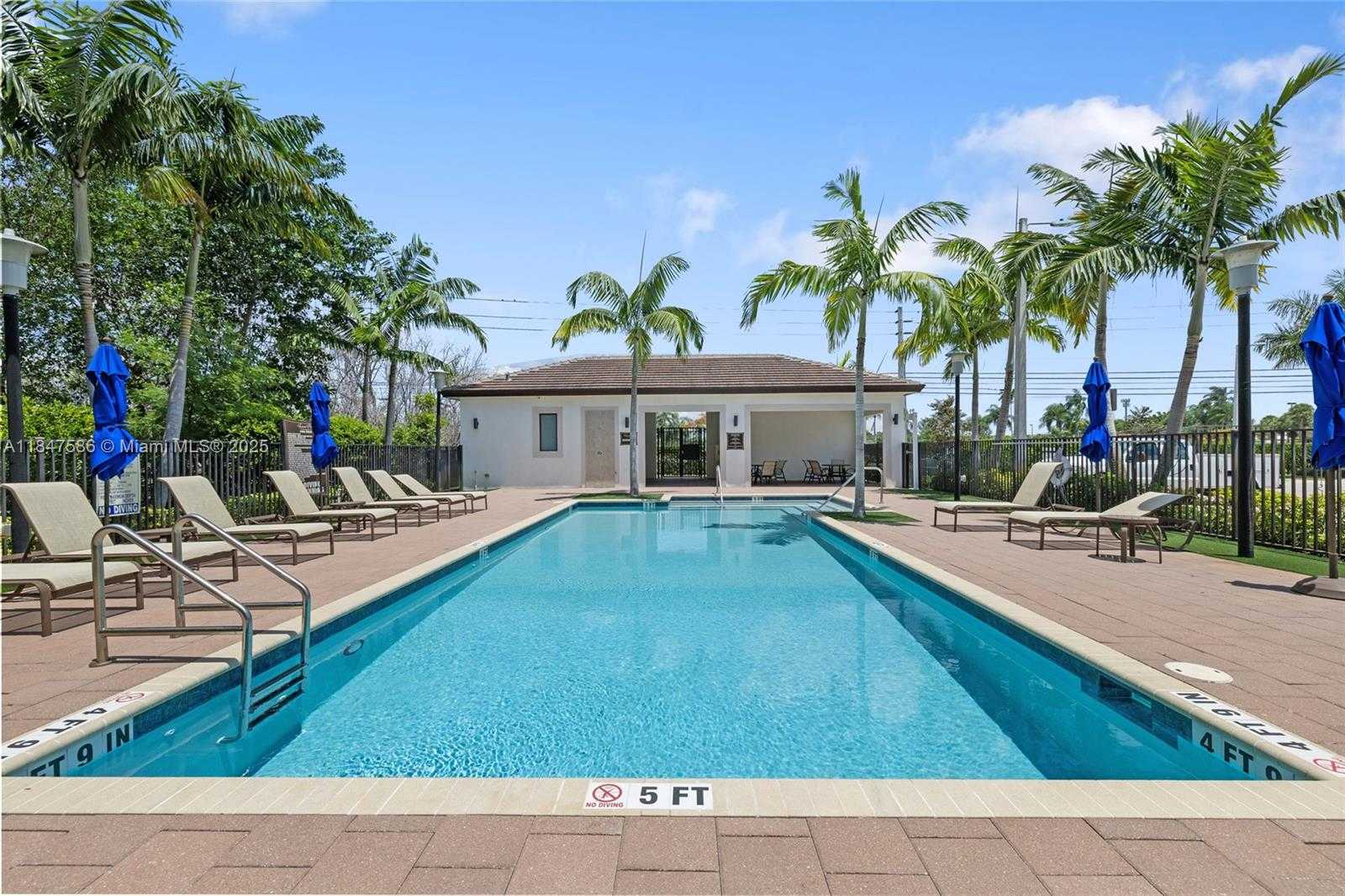 Small Image of 147 SOUTH WEST 185TH WAY #147, Pembroke Pines Number 3