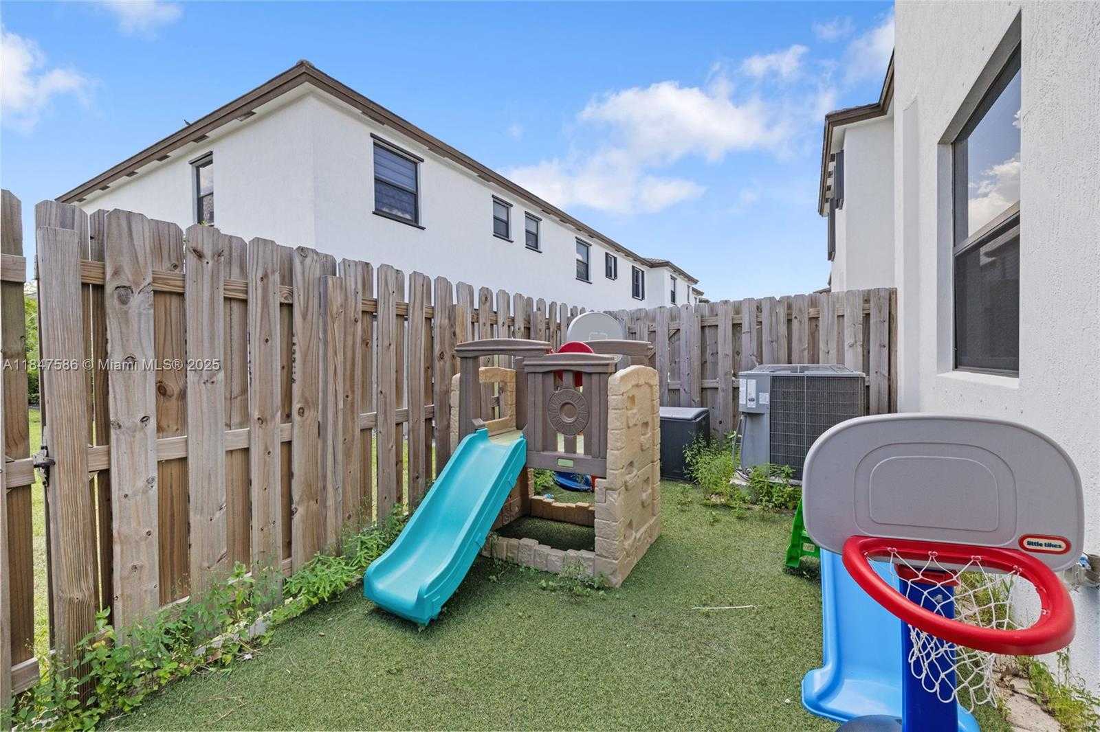 Small Image of 147 SOUTH WEST 185TH WAY #147, Pembroke Pines Number 30