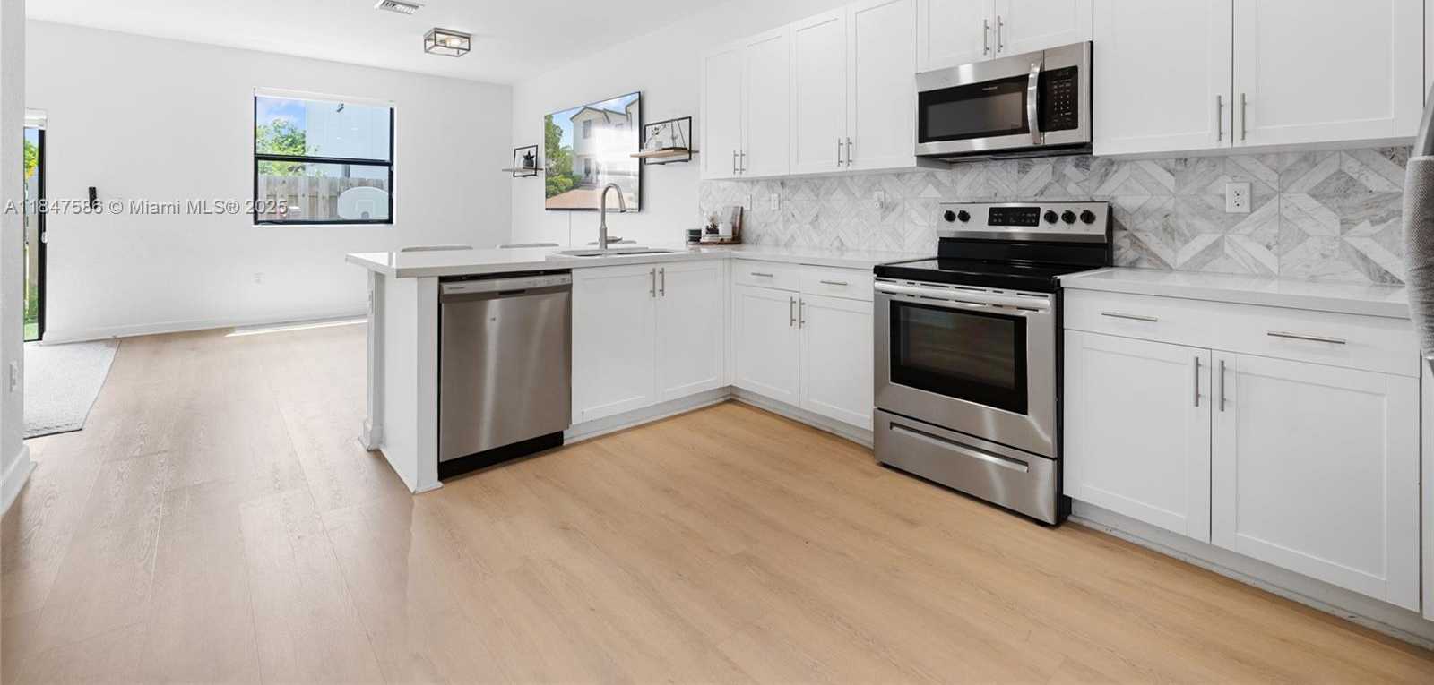 Small Image of 147 SOUTH WEST 185TH WAY #147, Pembroke Pines Number 5