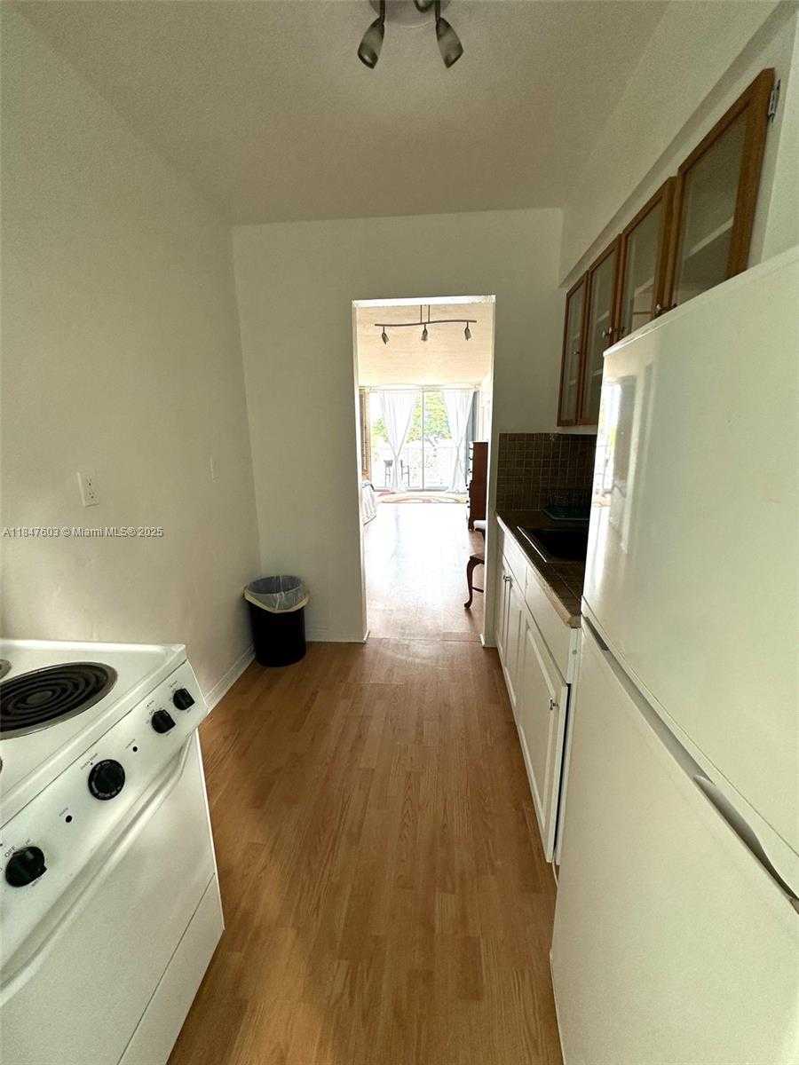Small Image of 1400 PENNSYLVANIA AVE #33, Miami Beach Number 2