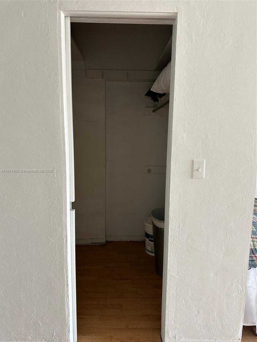 Small Image of 1400 PENNSYLVANIA AVE #33, Miami Beach Number 4