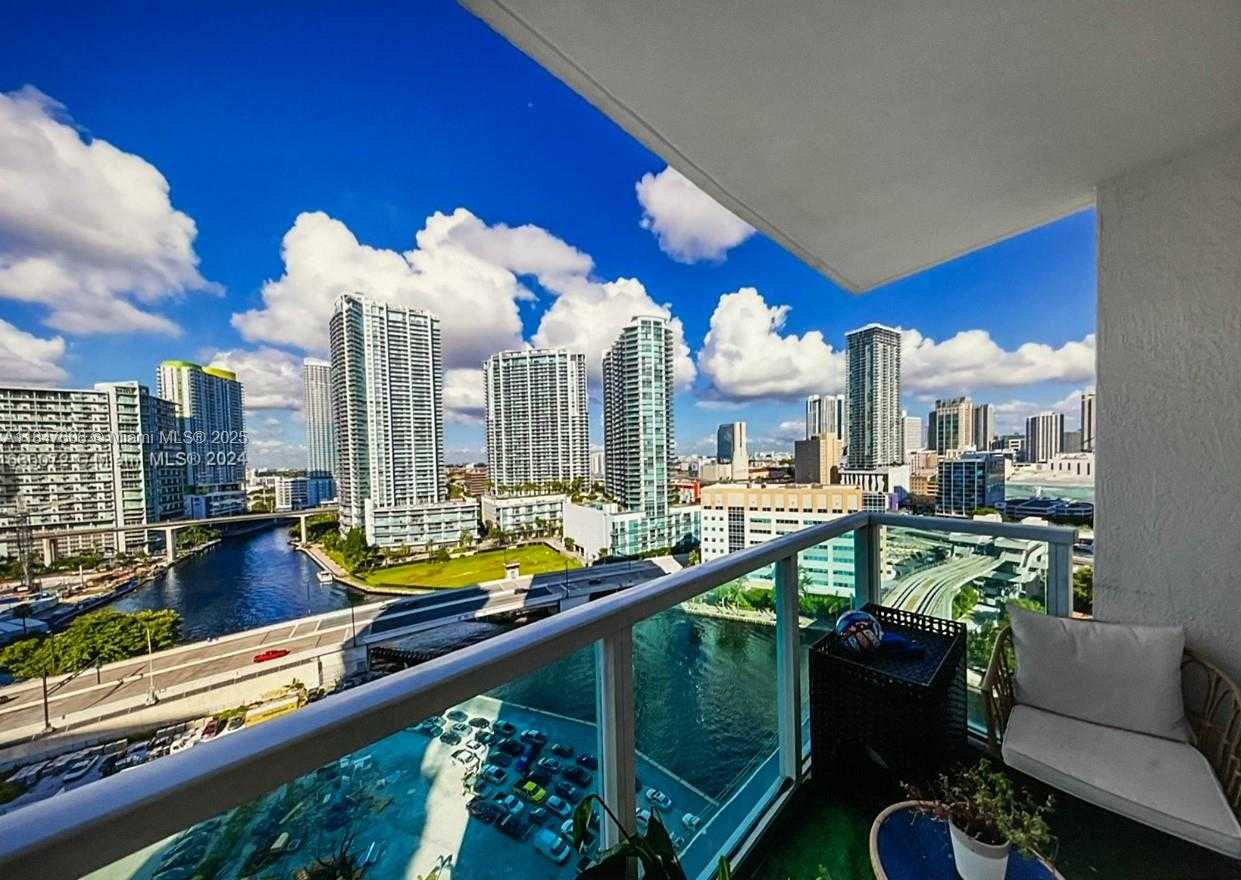 Small Image of 31 SOUTH EAST 5TH ST #2007, Miami Number 6
