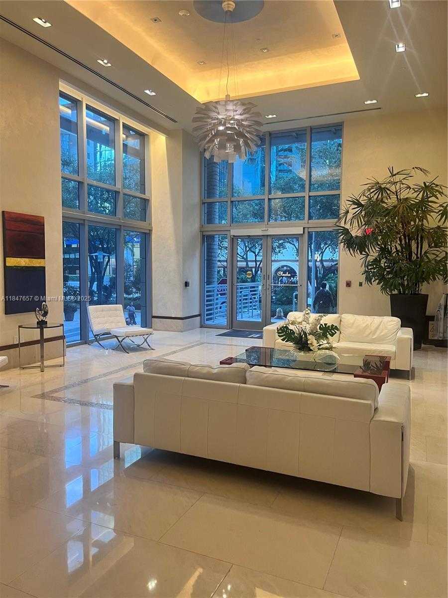 Small Image of 1060 BRICKELL AVE #2217, Miami Number 3