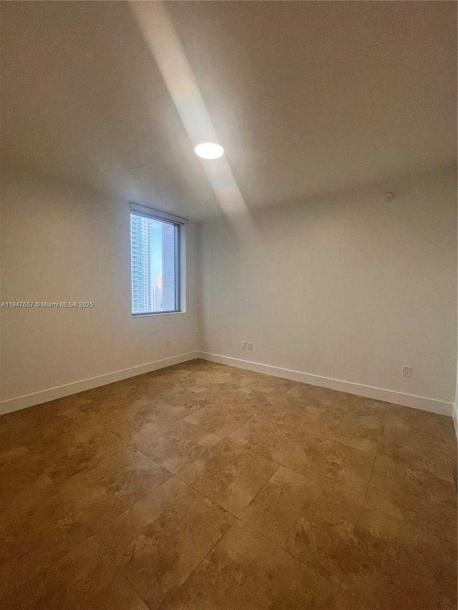 Small Image of 1060 BRICKELL AVE #2217, Miami Number 8