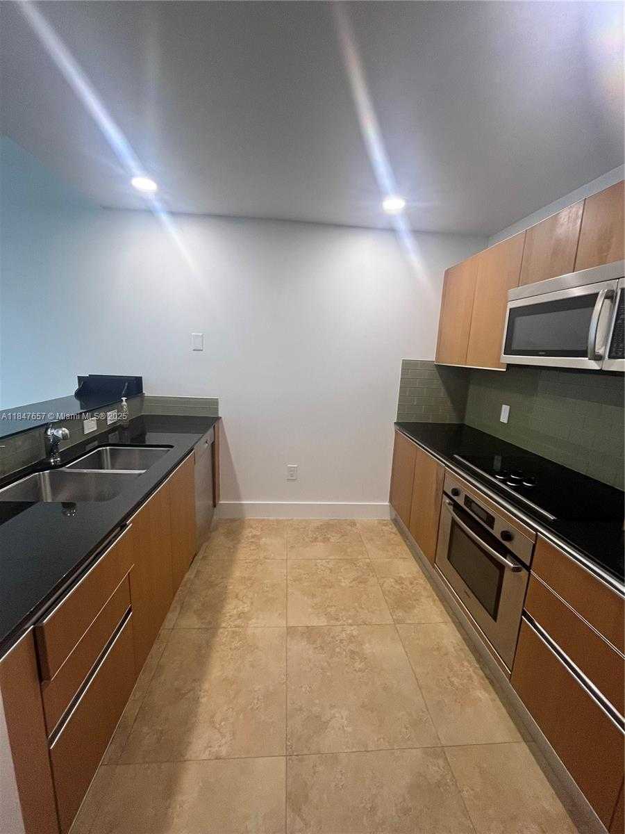 Small Image of 1060 BRICKELL AVE #2217, Miami Number 9