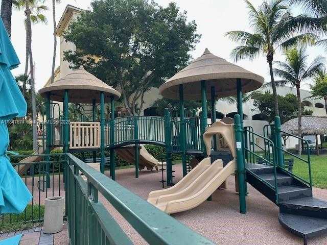 Small Image of 19501 WEST COUNTRY CLUB DR #1712, Aventura Number 11