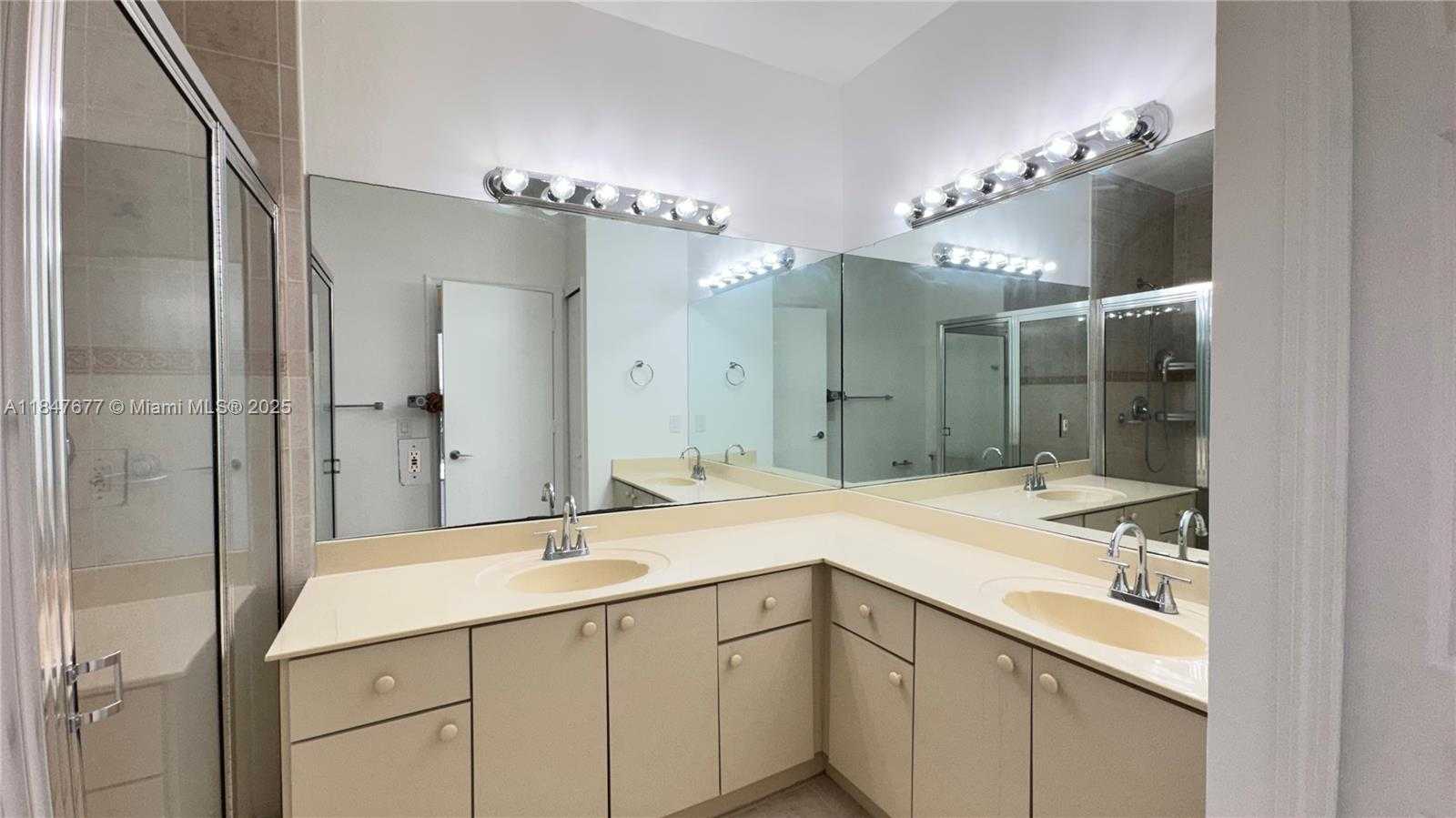 Small Image of 8337 NORTH WEST 142ND ST #8337, Miami Lakes Number 13