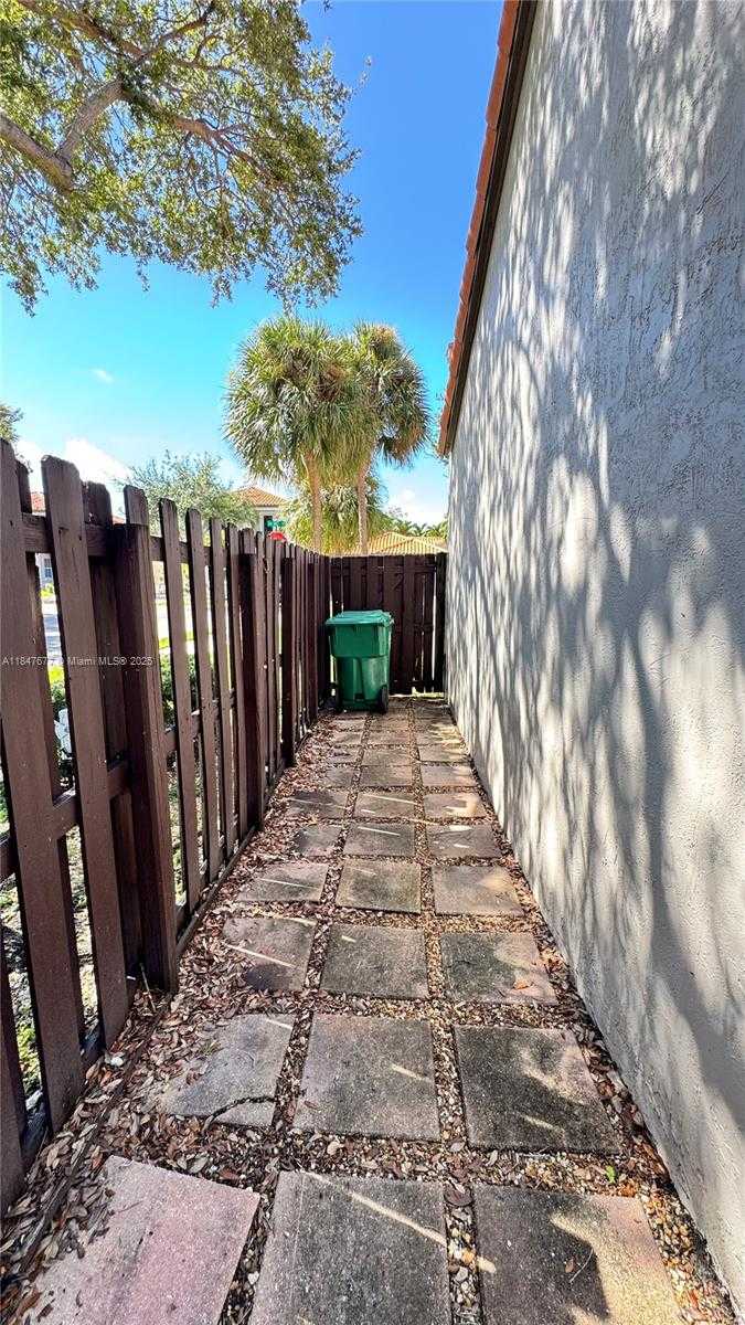 Small Image of 8337 NORTH WEST 142ND ST #8337, Miami Lakes Number 30