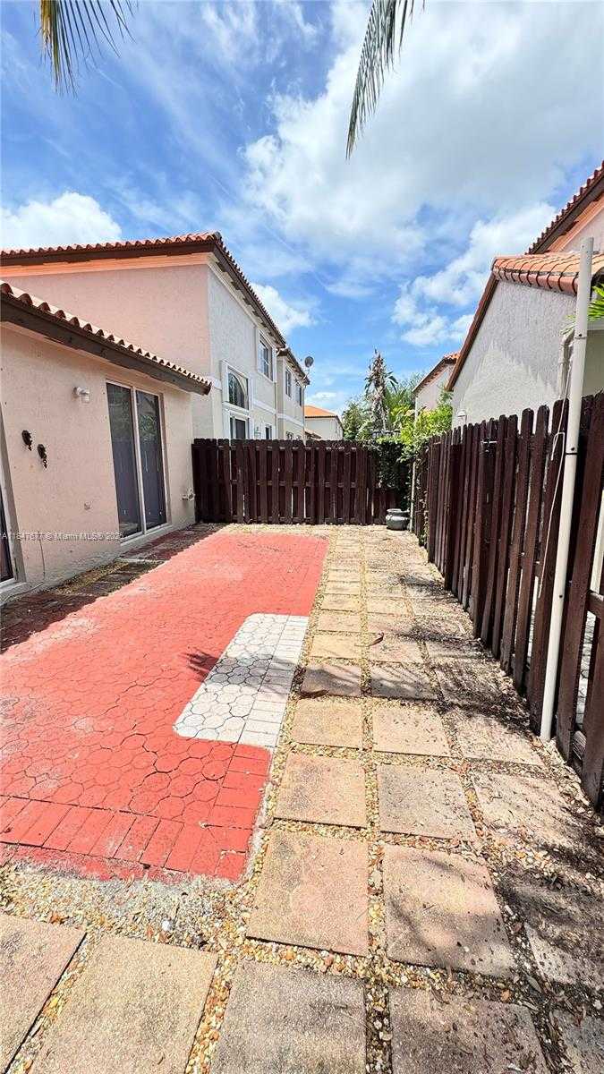Small Image of 8337 NORTH WEST 142ND ST #8337, Miami Lakes Number 4