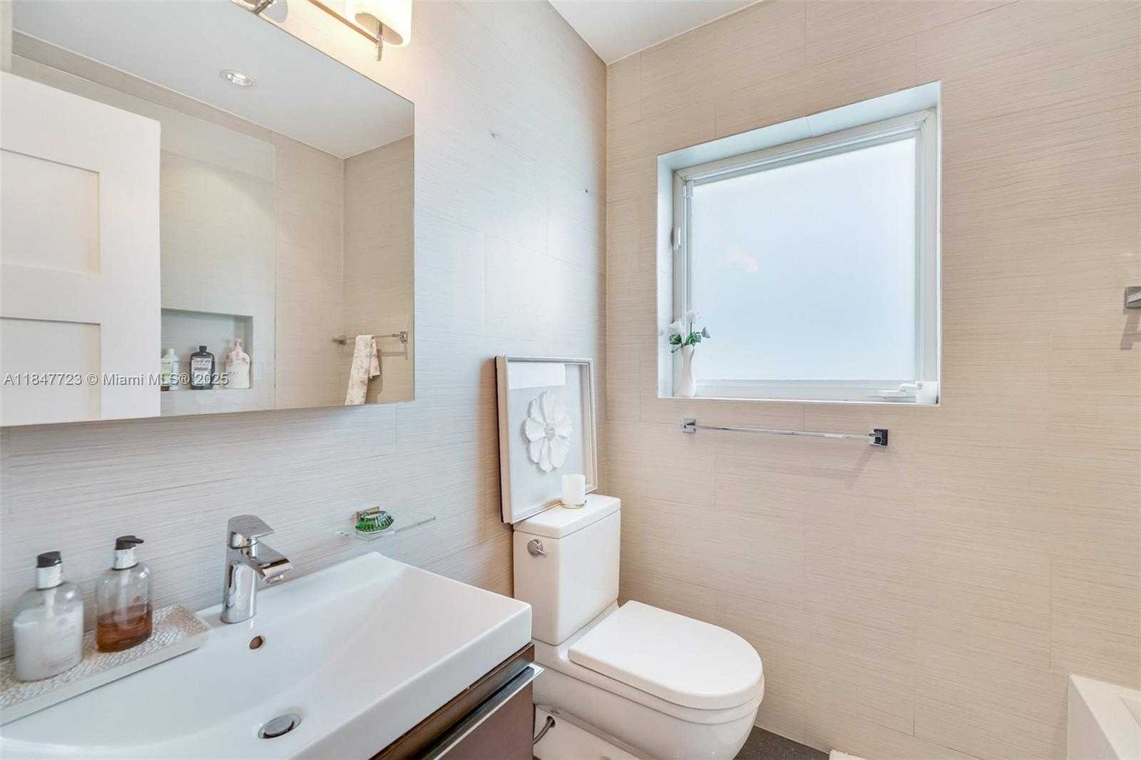 Small Image of 7720 MINDELLO STREET, Coral Gables Number 10