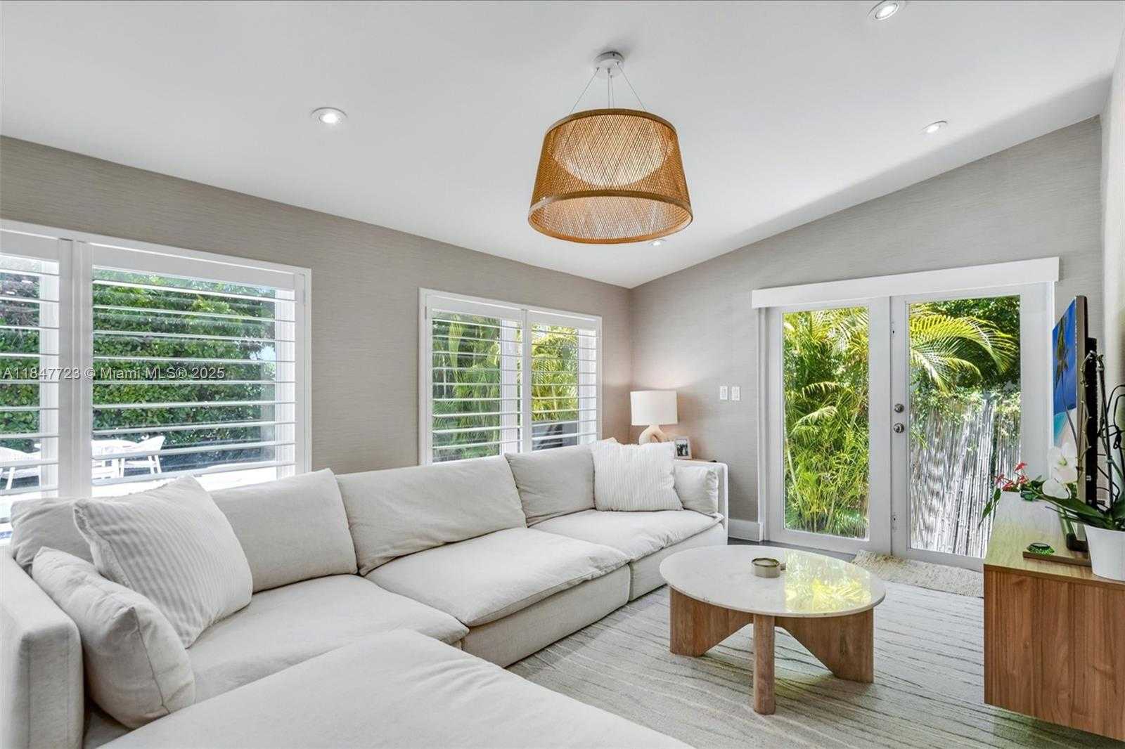 Small Image of 7720 MINDELLO STREET, Coral Gables Number 11