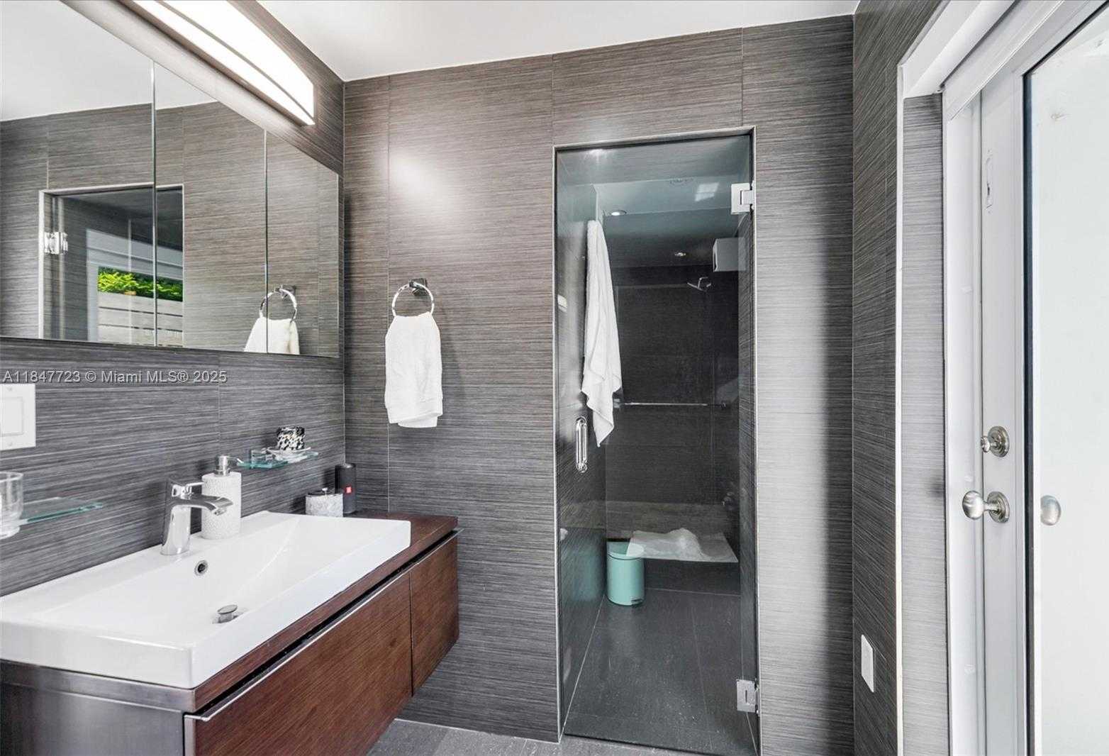 Small Image of 7720 MINDELLO STREET, Coral Gables Number 14
