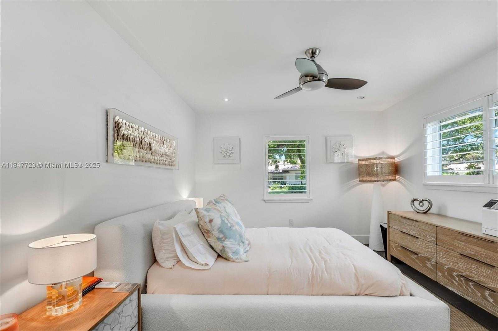 Small Image of 7720 MINDELLO STREET, Coral Gables Number 16
