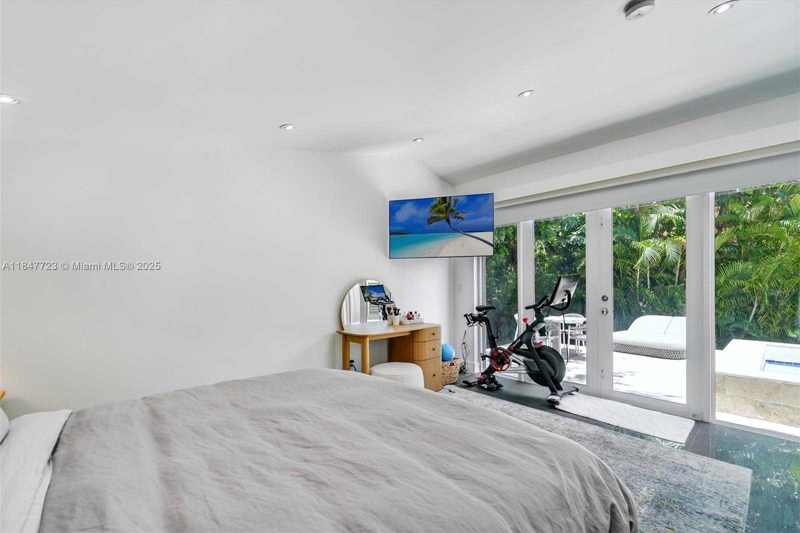 Small Image of 7720 MINDELLO STREET, Coral Gables Number 20