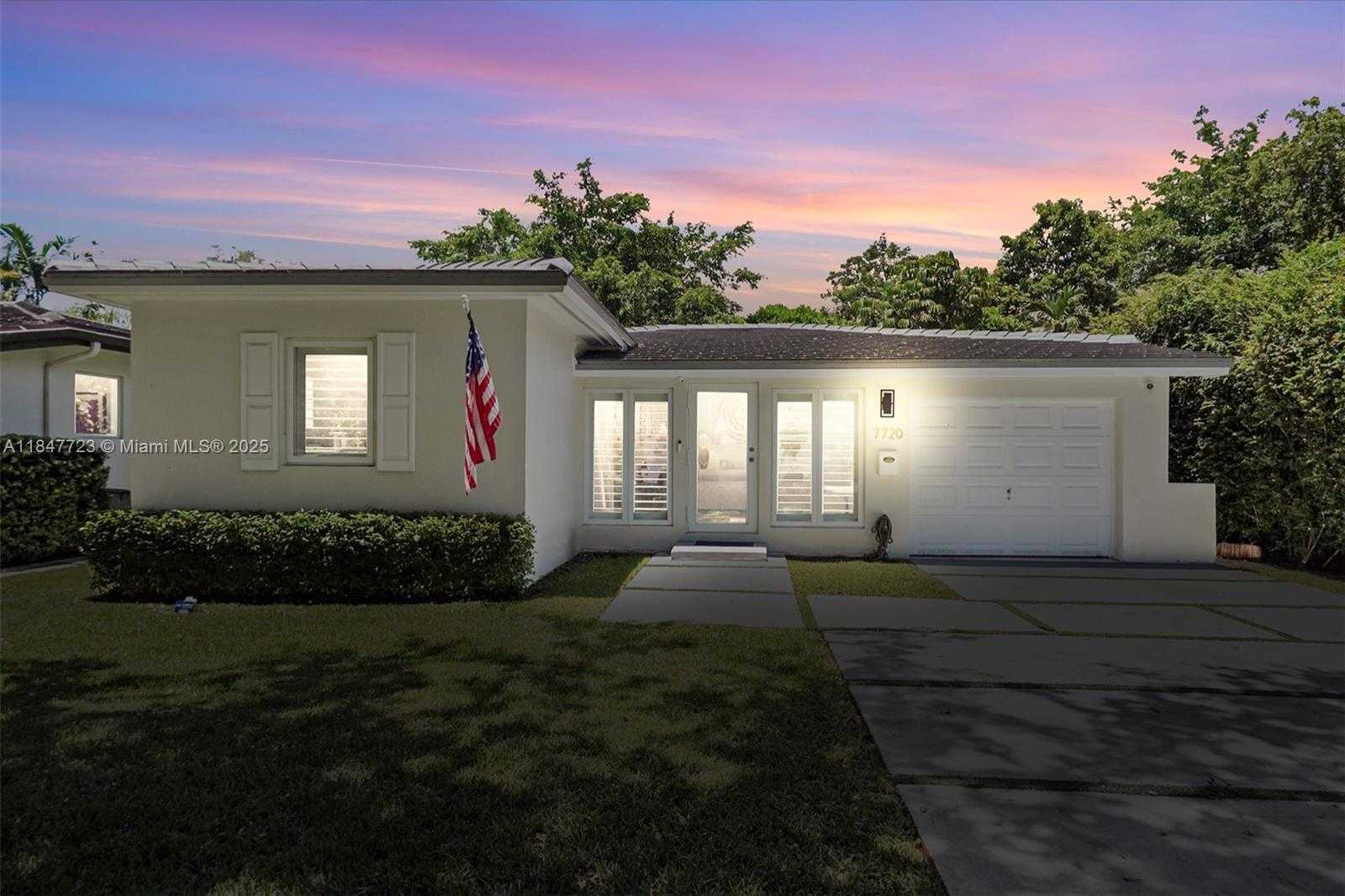 Small Image of 7720 MINDELLO STREET, Coral Gables Number 24