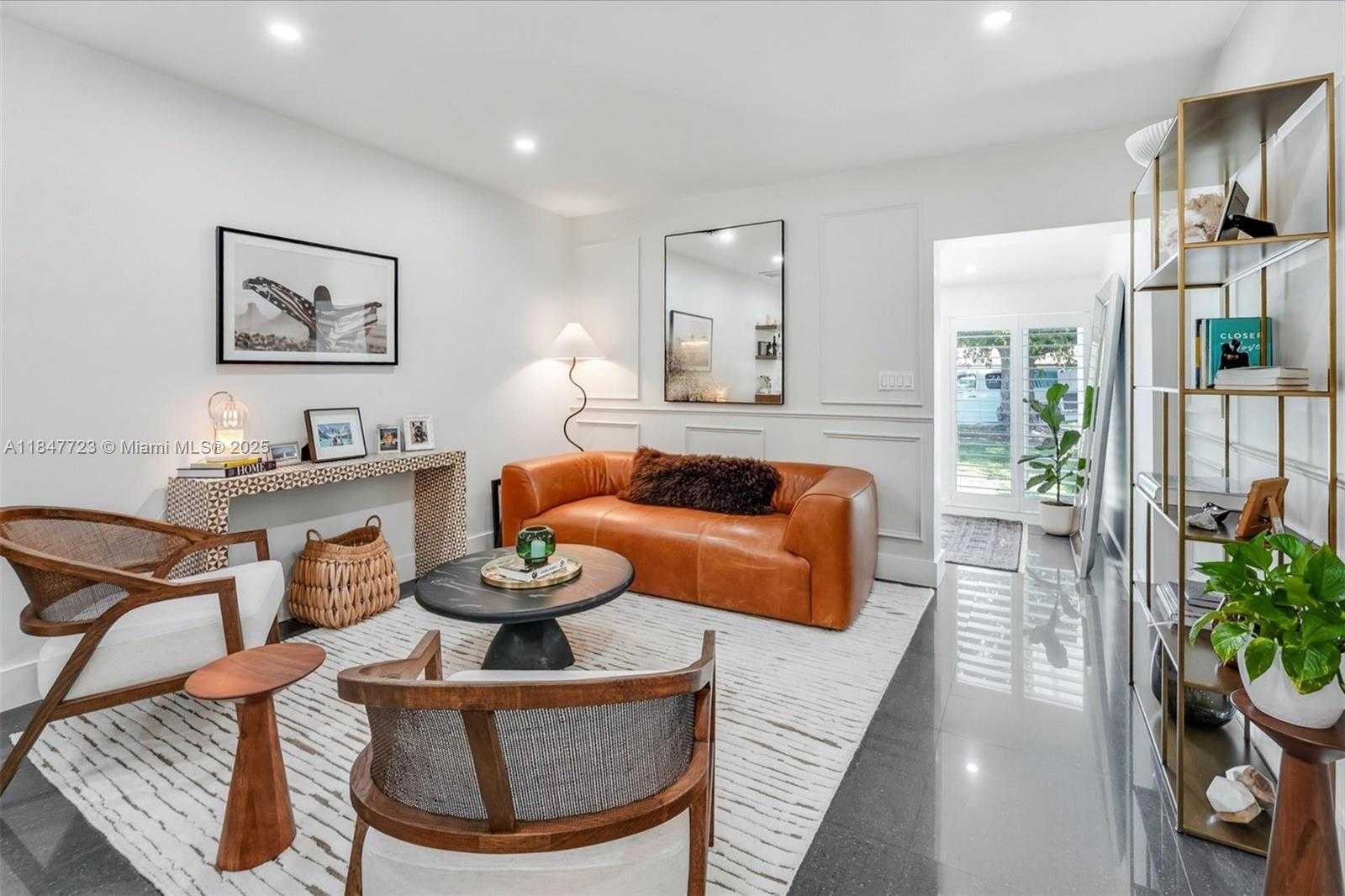 Small Image of 7720 MINDELLO STREET, Coral Gables Number 3