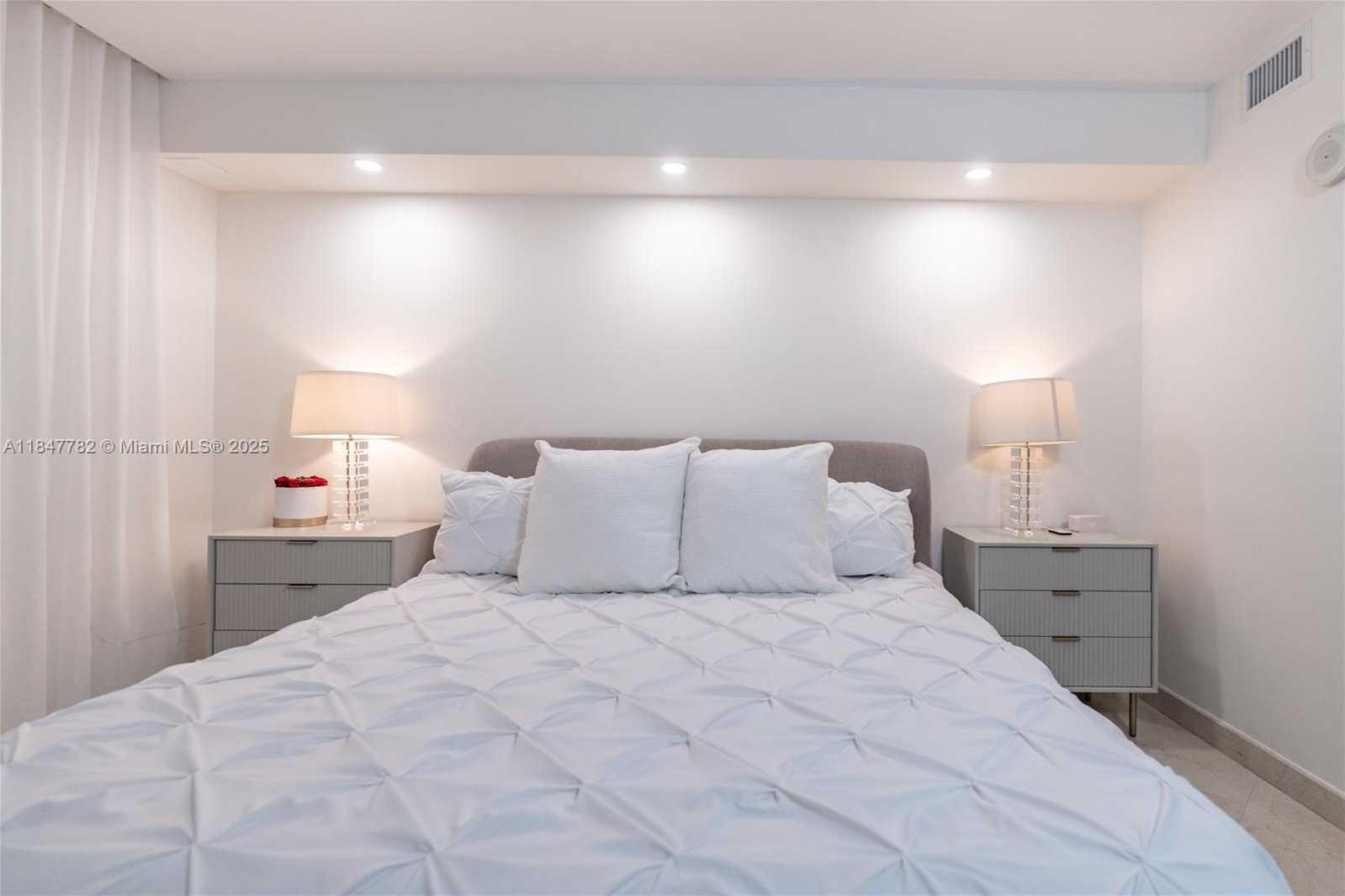 Small Image of 17555 ATLANTIC BLVD #508, Sunny Isles Beach Number 11