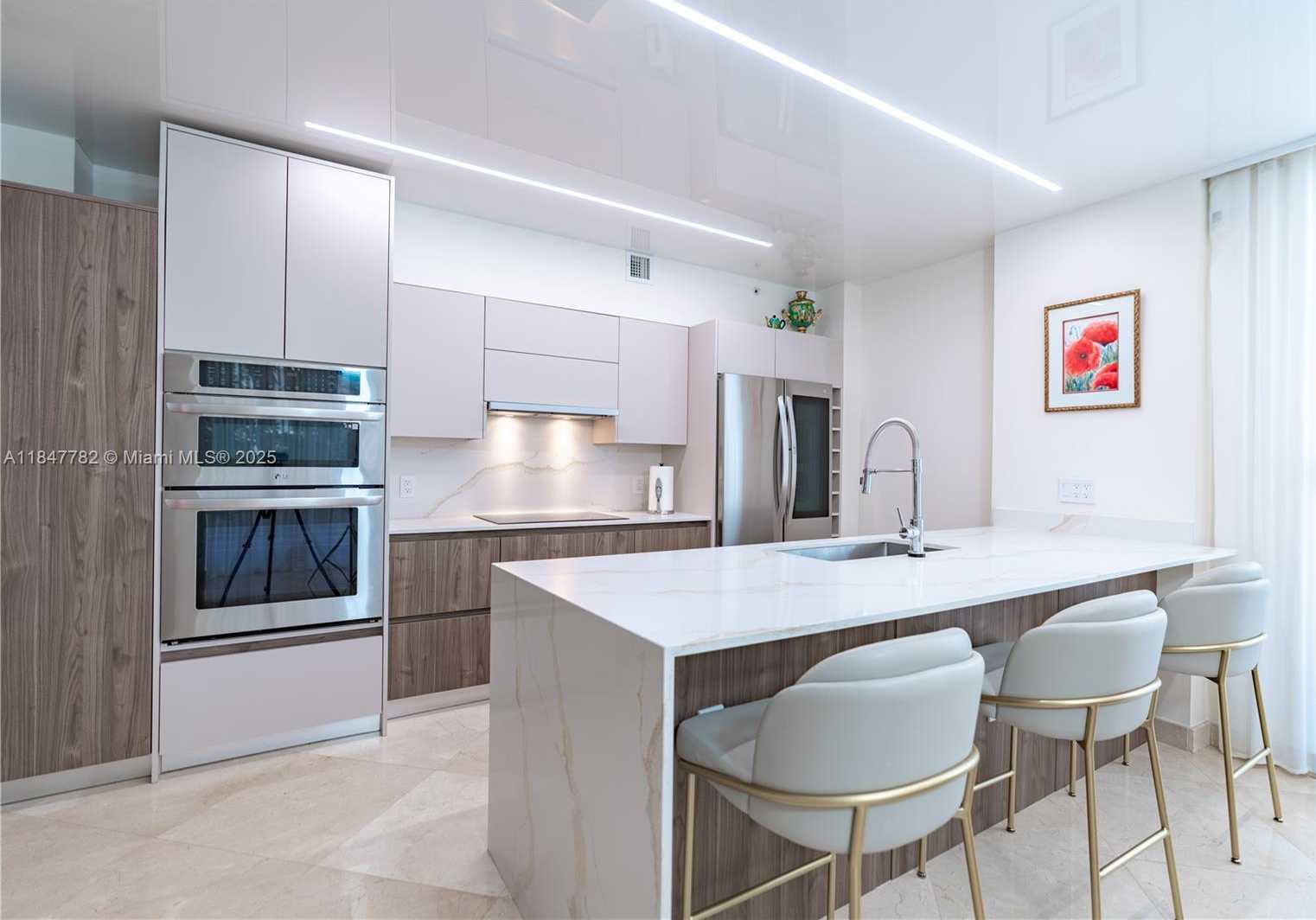 Small Image of 17555 ATLANTIC BLVD #508, Sunny Isles Beach Number 2