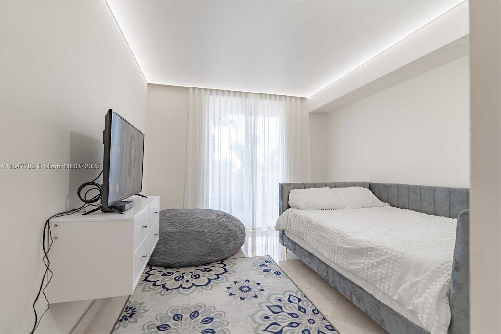 Small Image of 17555 ATLANTIC BLVD #508, Sunny Isles Beach Number 24