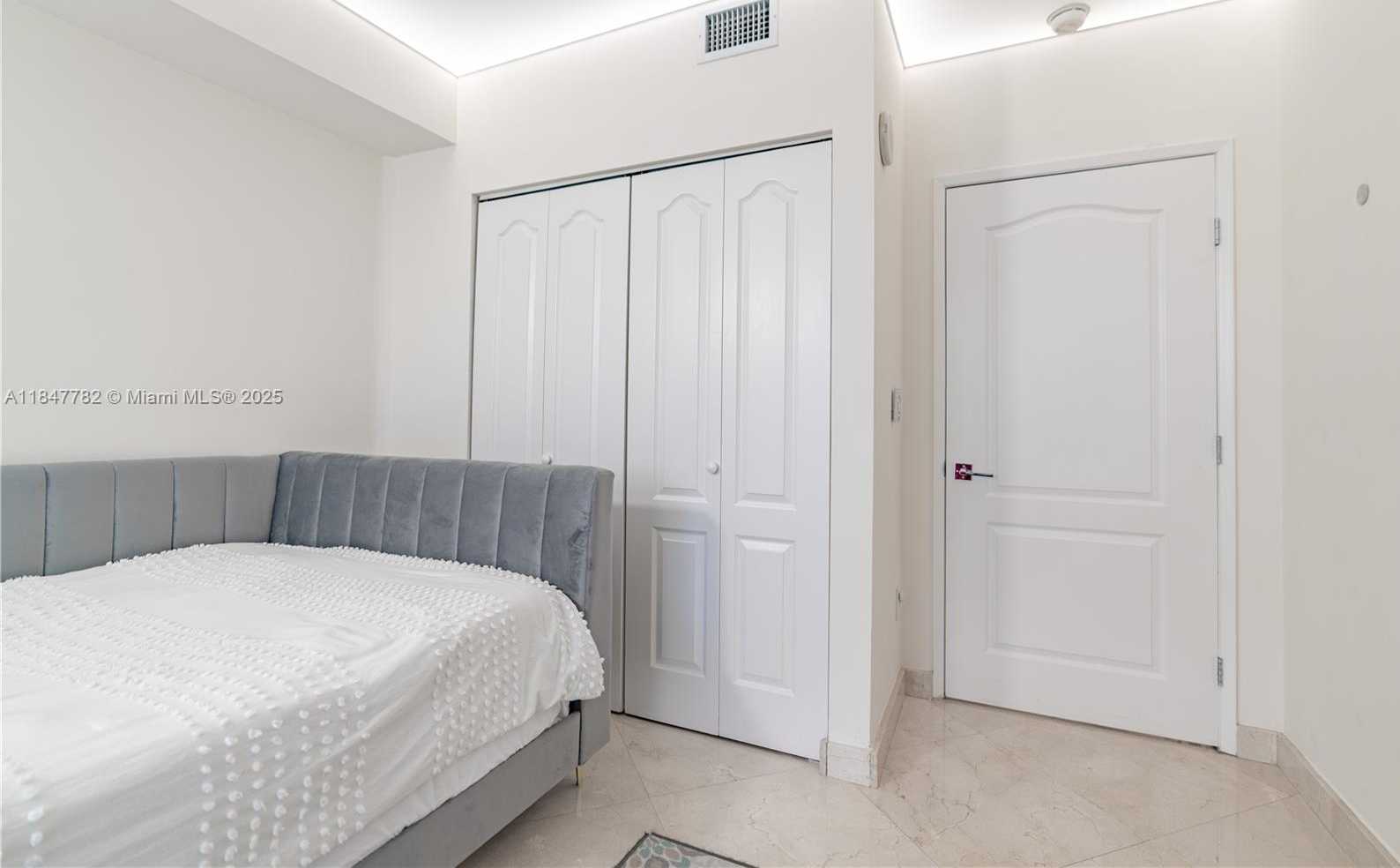 Small Image of 17555 ATLANTIC BLVD #508, Sunny Isles Beach Number 26