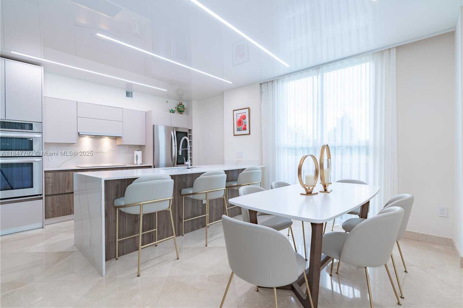 Small Image of 17555 ATLANTIC BLVD #508, Sunny Isles Beach Number 3