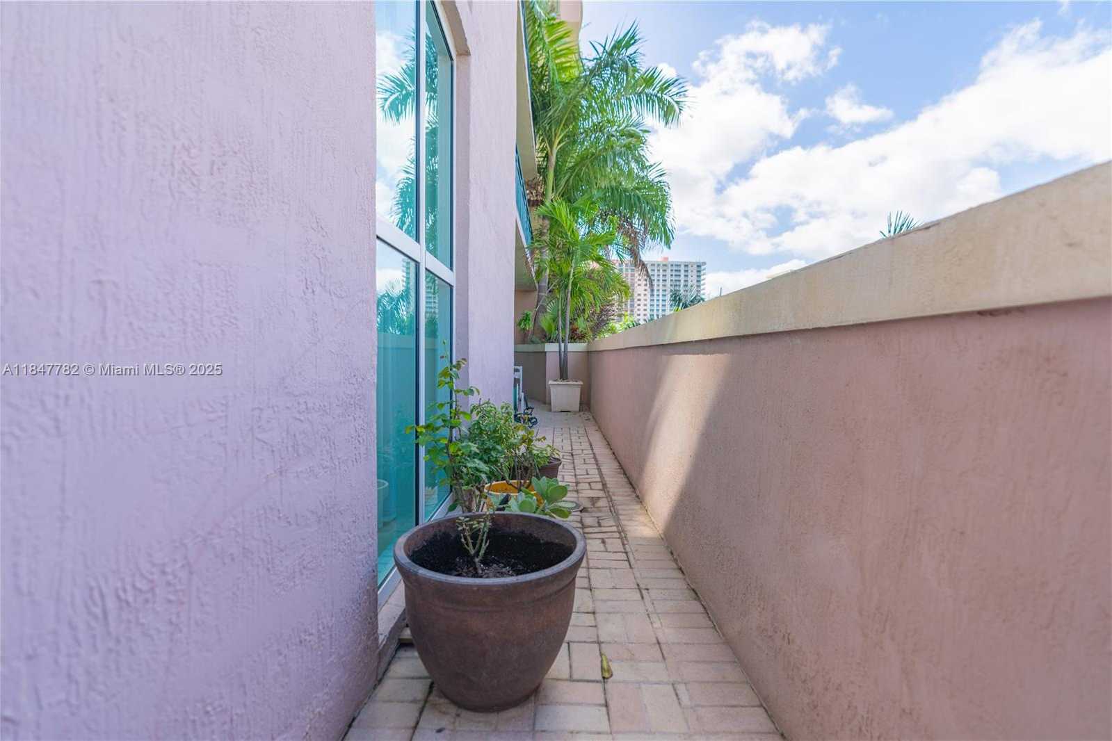 Small Image of 17555 ATLANTIC BLVD #508, Sunny Isles Beach Number 40