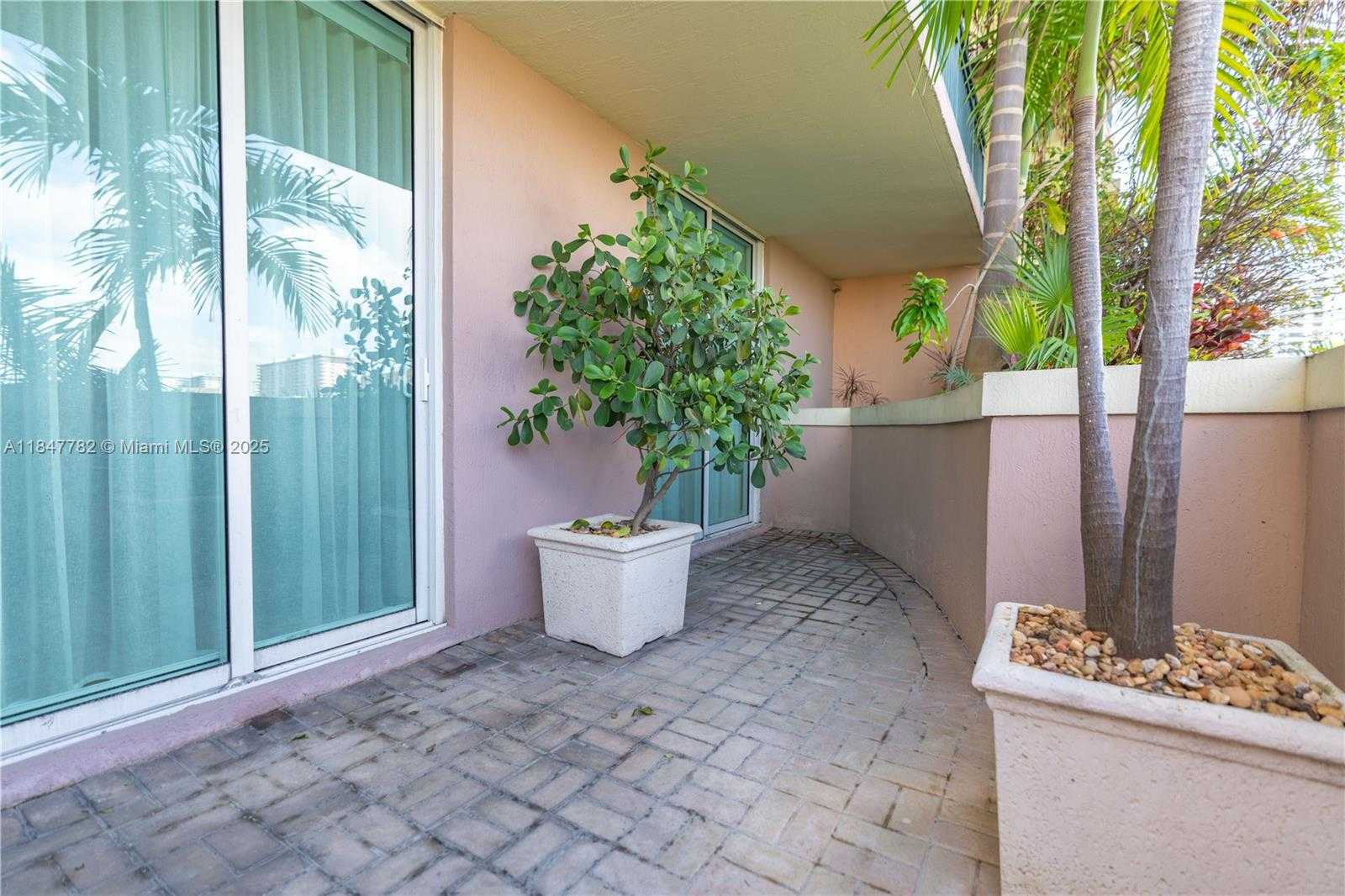 Small Image of 17555 ATLANTIC BLVD #508, Sunny Isles Beach Number 41