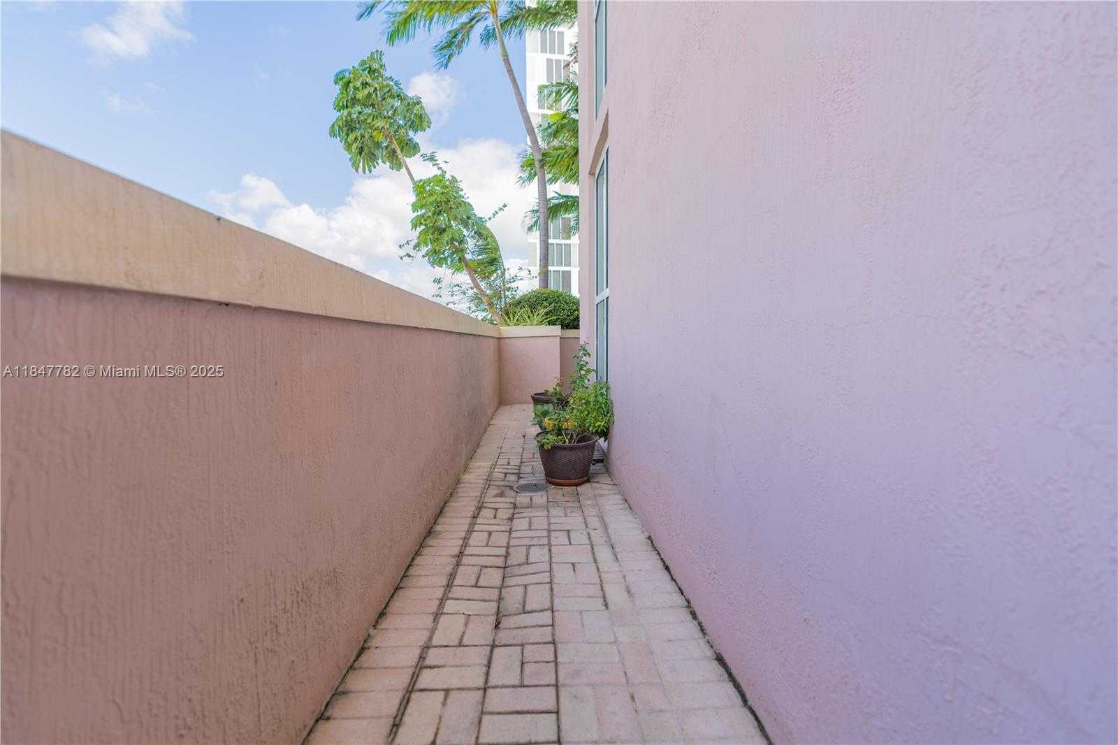 Small Image of 17555 ATLANTIC BLVD #508, Sunny Isles Beach Number 42