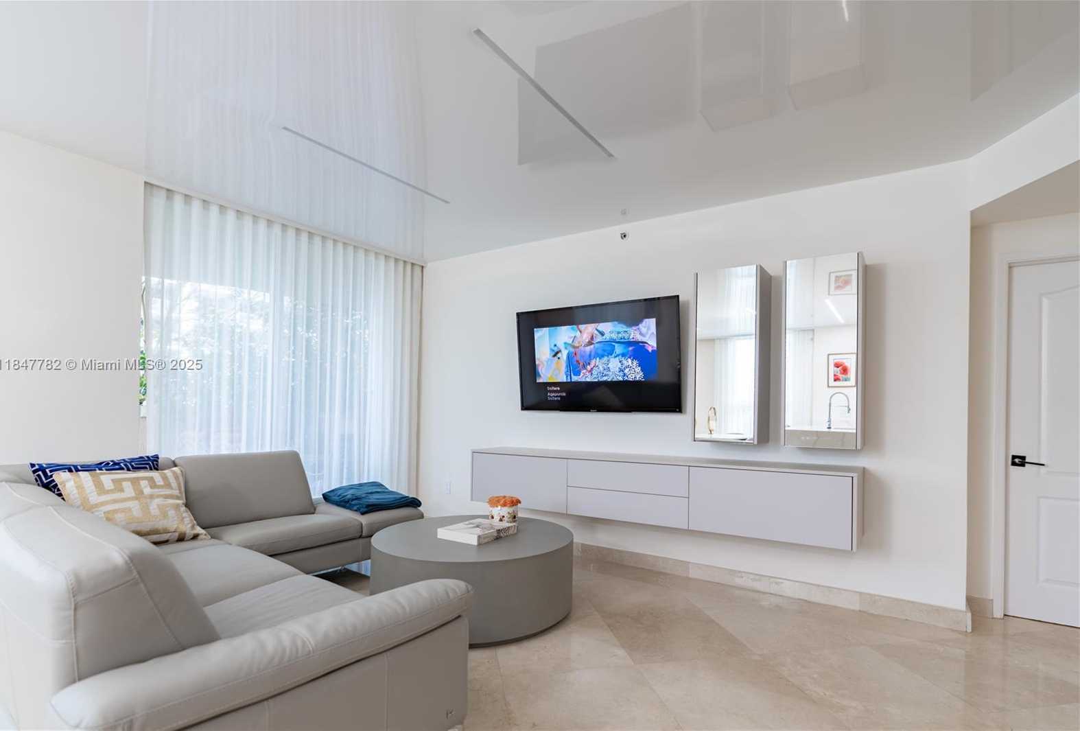 Small Image of 17555 ATLANTIC BLVD #508, Sunny Isles Beach Number 7