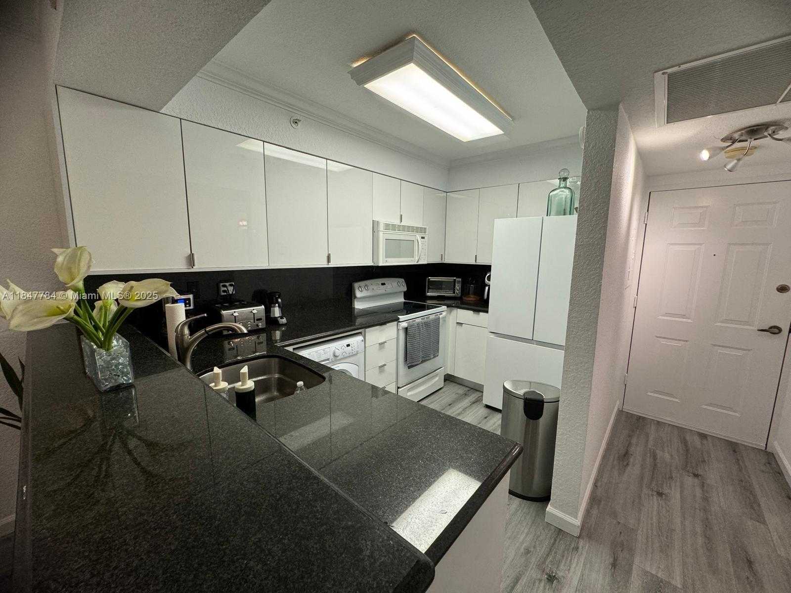 Small Image of 2501 SOUTH OCEAN DR #1105, Hollywood Number 3