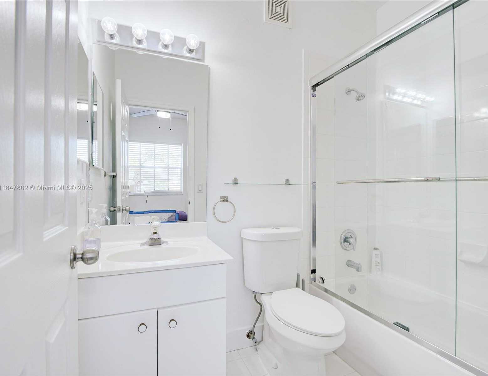 Small Image of 5630 NORTH WEST 114TH PATH #210, Doral Number 16