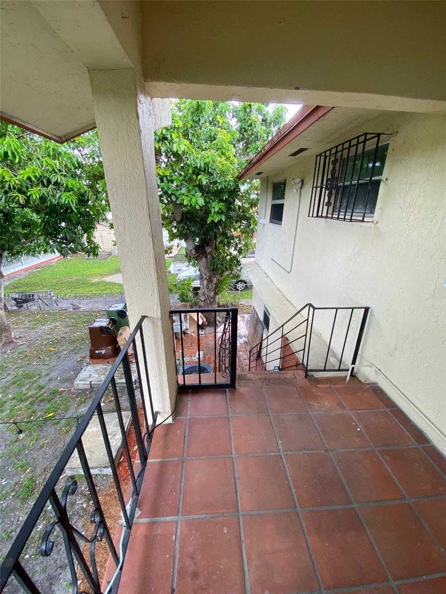 Small Image of 14 EAST LEJEUNE, Hialeah Number 13