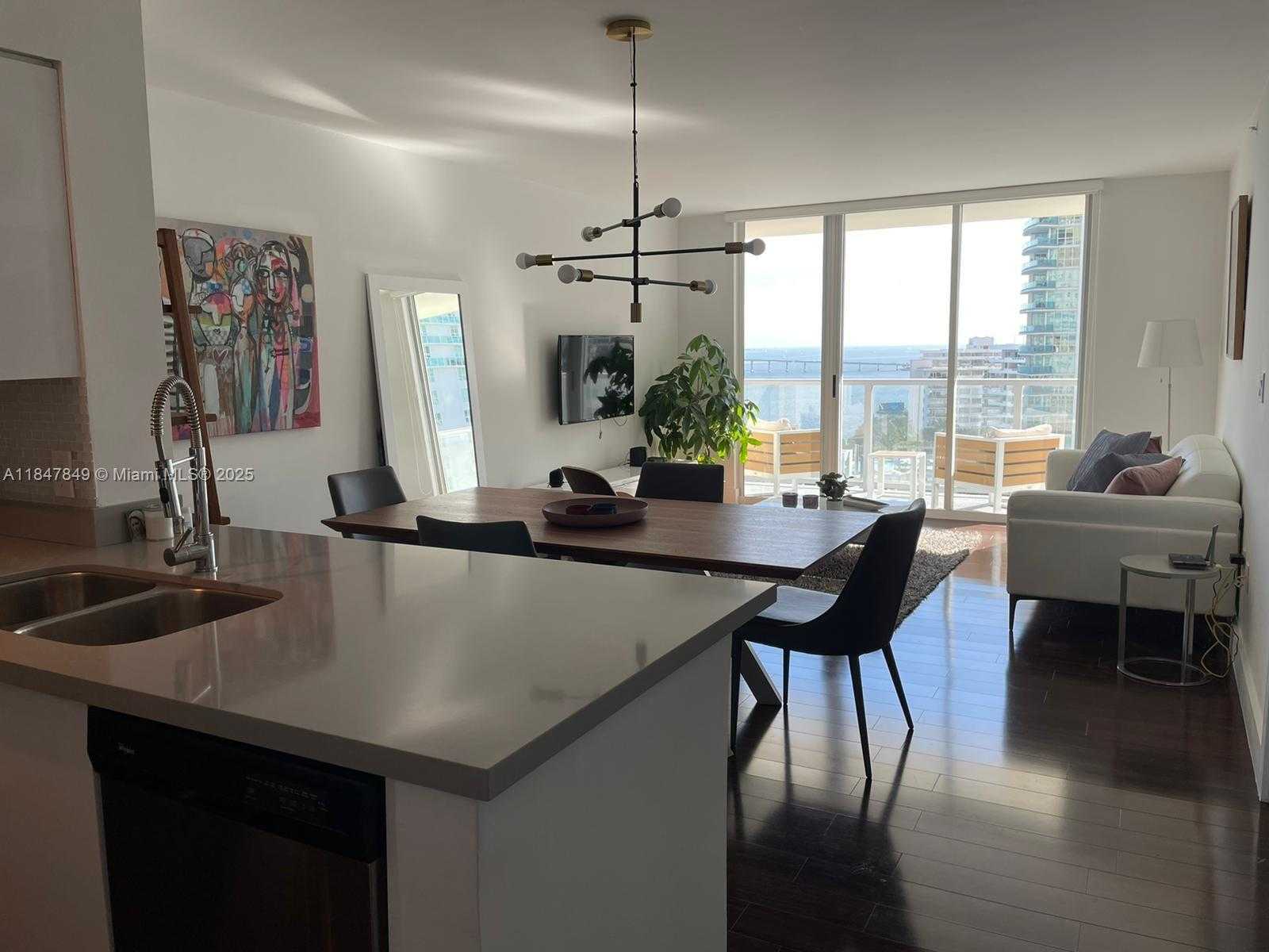 Small Image of 1155 BRICKELL BAY DR #1707, Miami Number 7