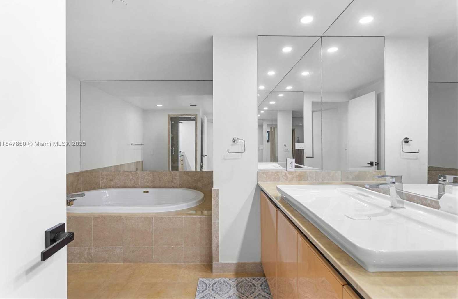 Small Image of 2127 BRICKELL AVE #503, Miami Number 21