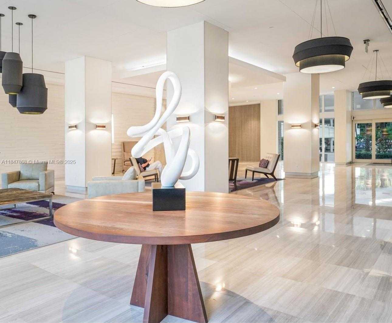 Small Image of 100 BAYVIEW DR #429, Sunny Isles Beach Number 14