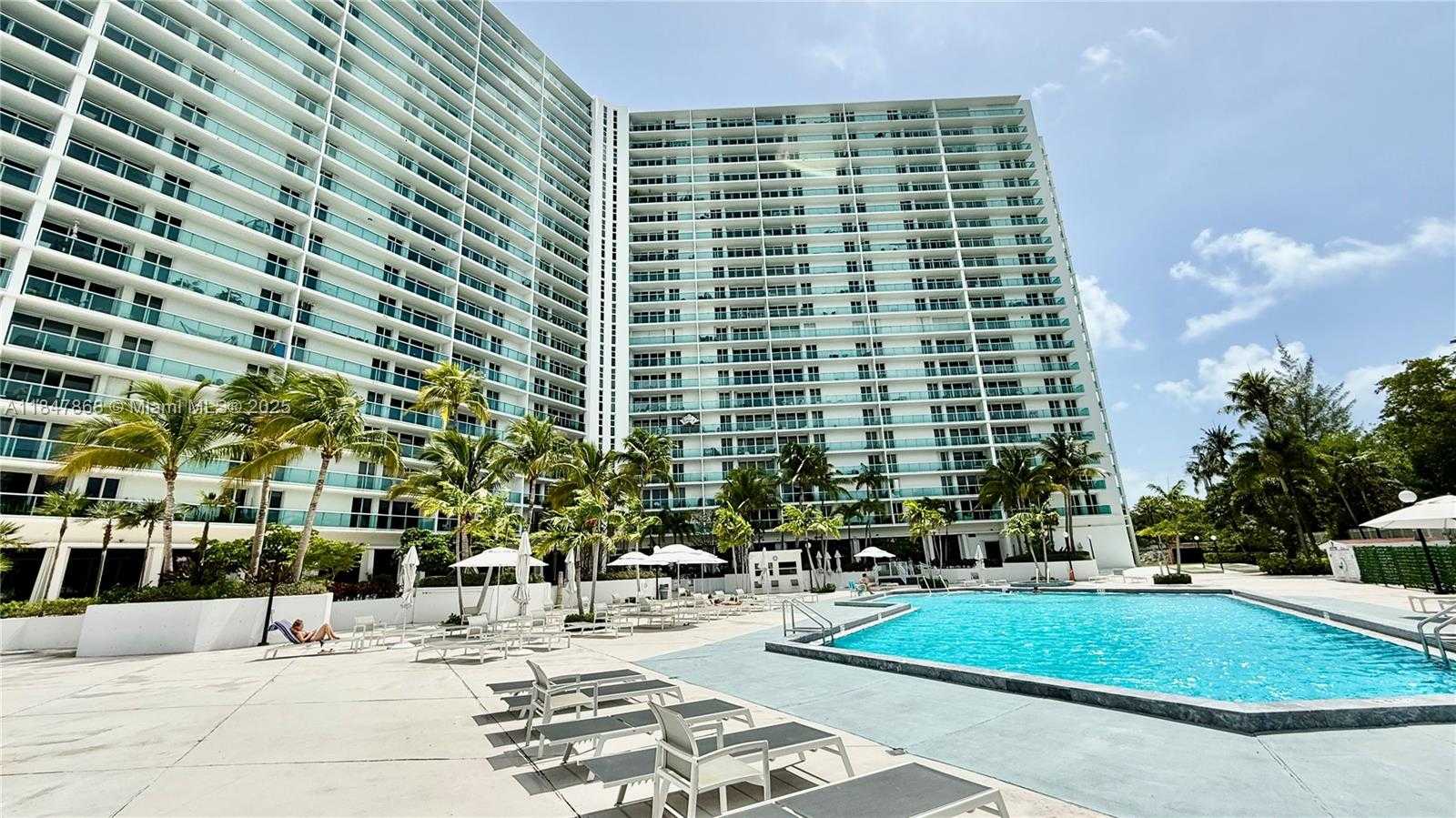 Small Image of 100 BAYVIEW DR #429, Sunny Isles Beach Number 16