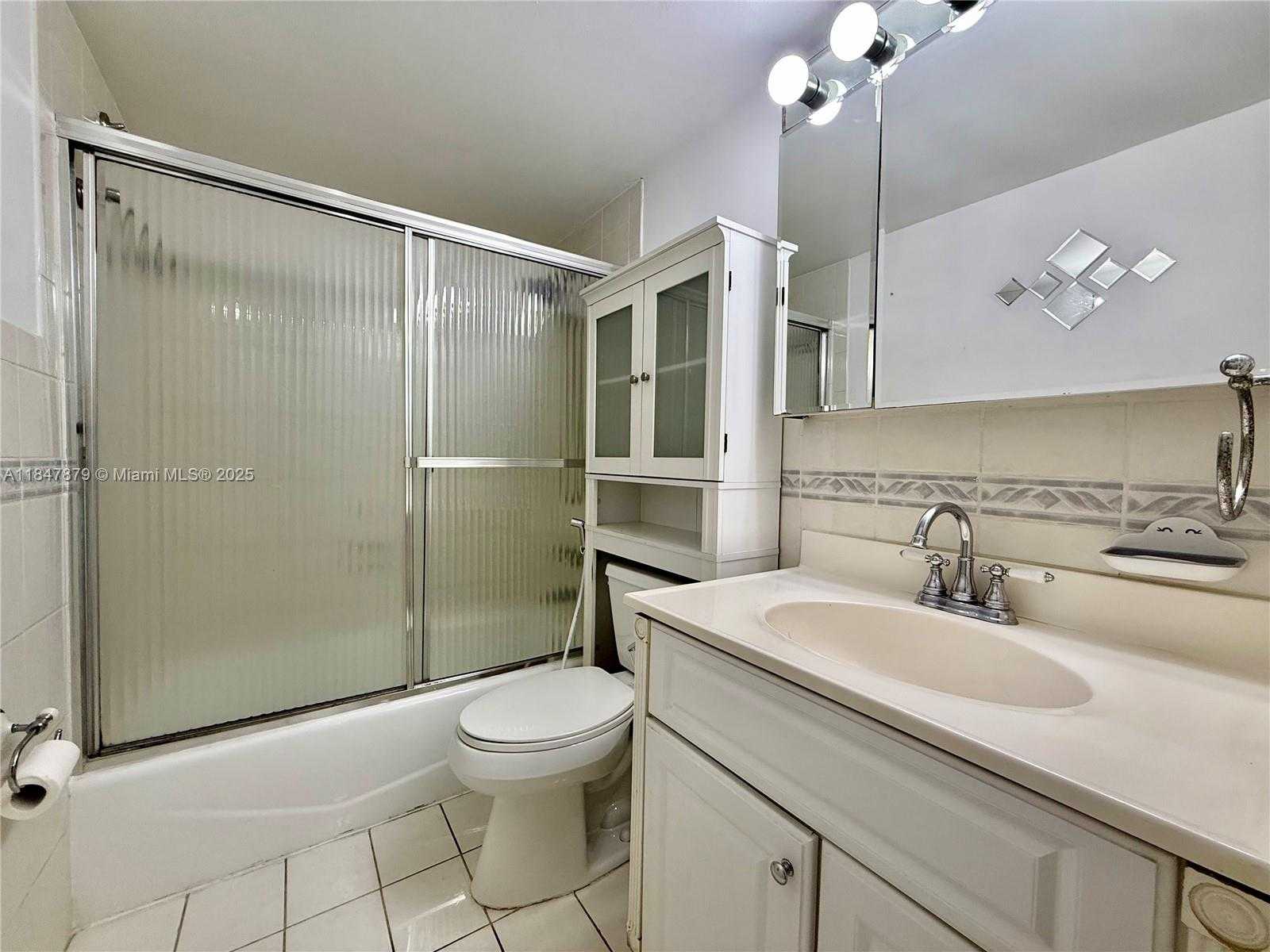 Small Image of 1555 WEST 44TH PL #327, Hialeah Number 5