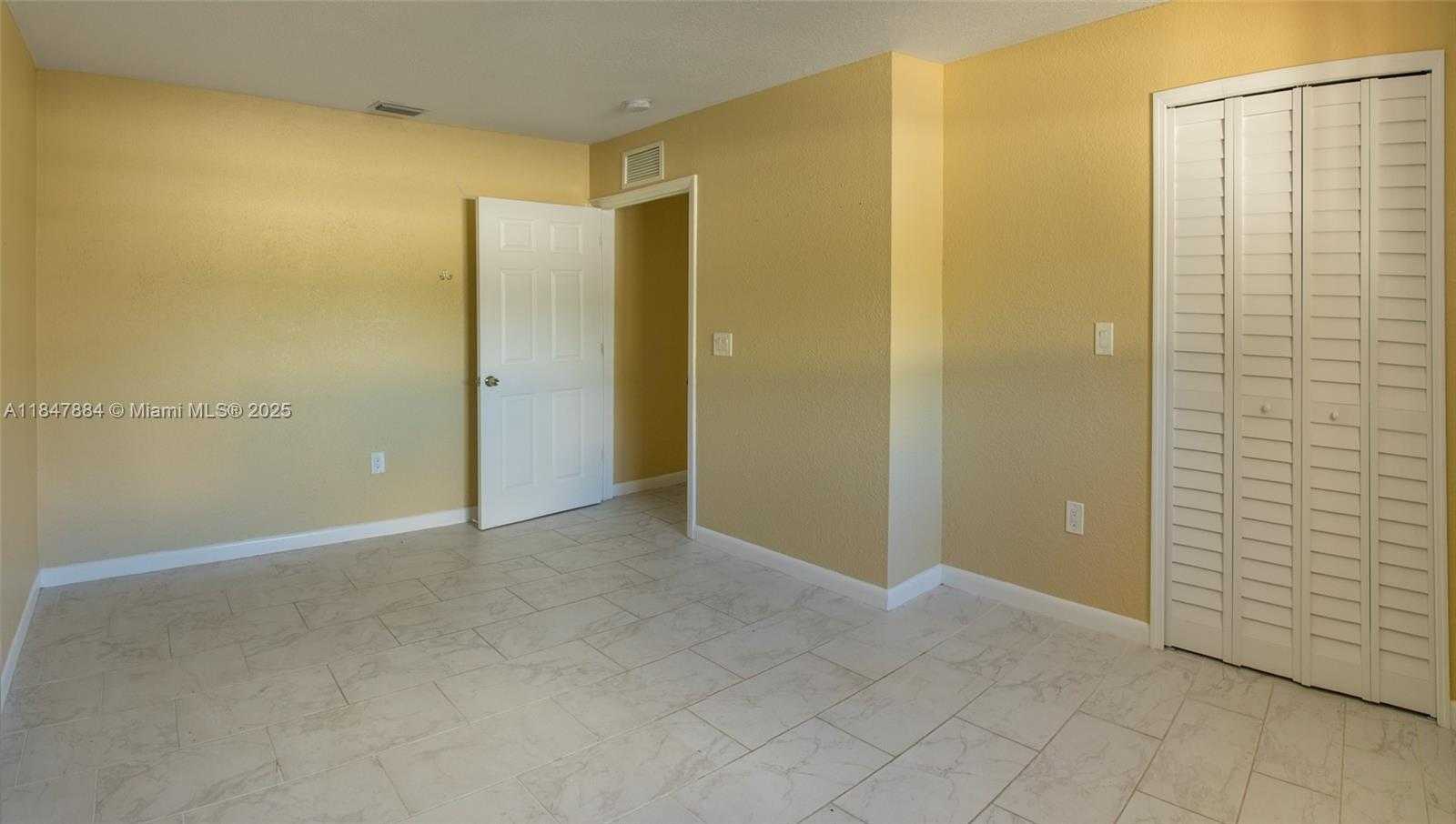 Small Image of 8846 SOUTH WEST 25TH ST #8846, Miami Number 3