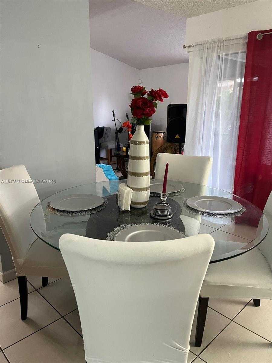 Small Image of 17919 NORTH WEST 66TH CT, Hialeah Number 15